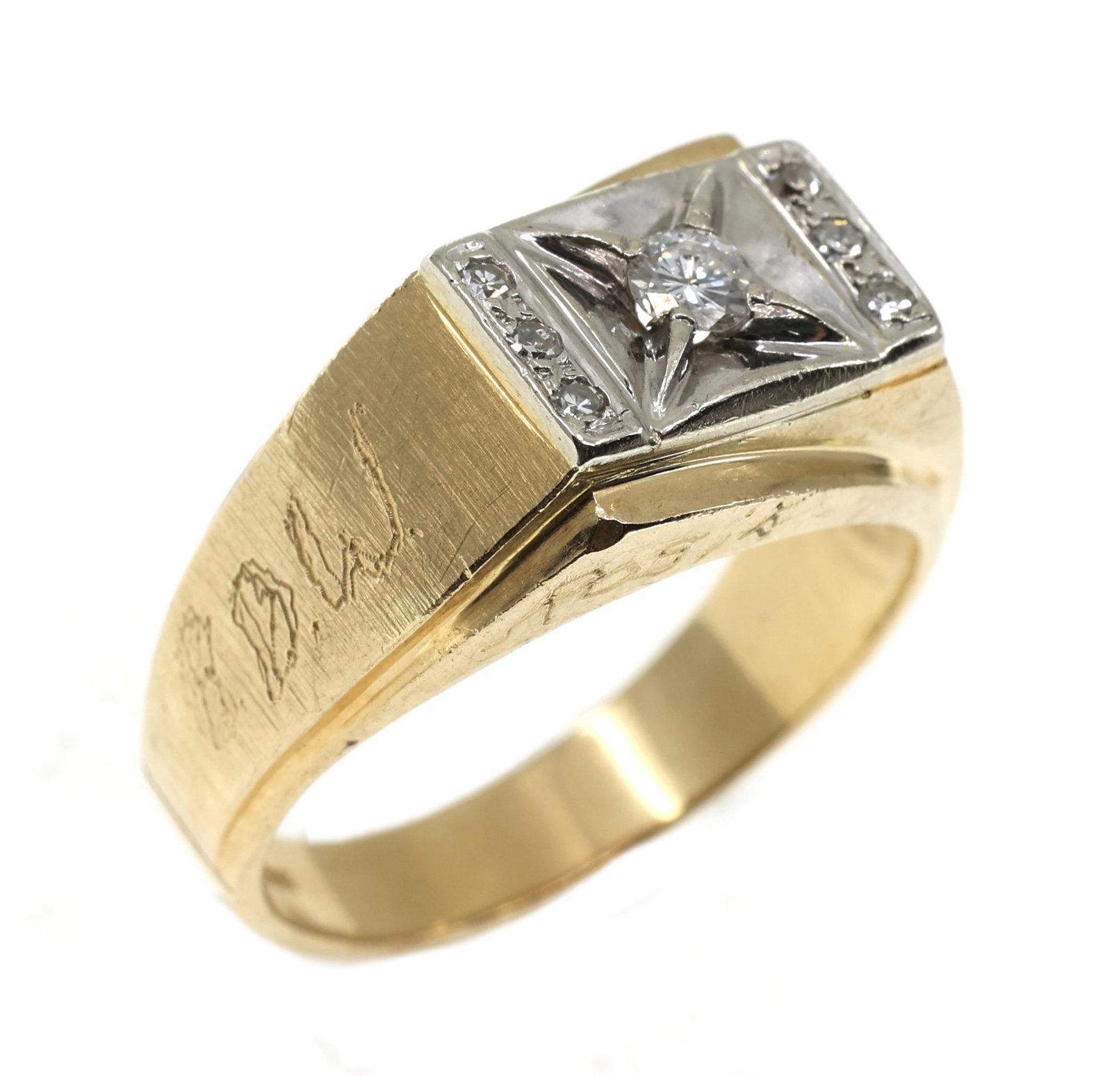 MEN'S 14K YELLOW GOLD 0.26 CTW DIAMOND FASHION RING (1 of 6)