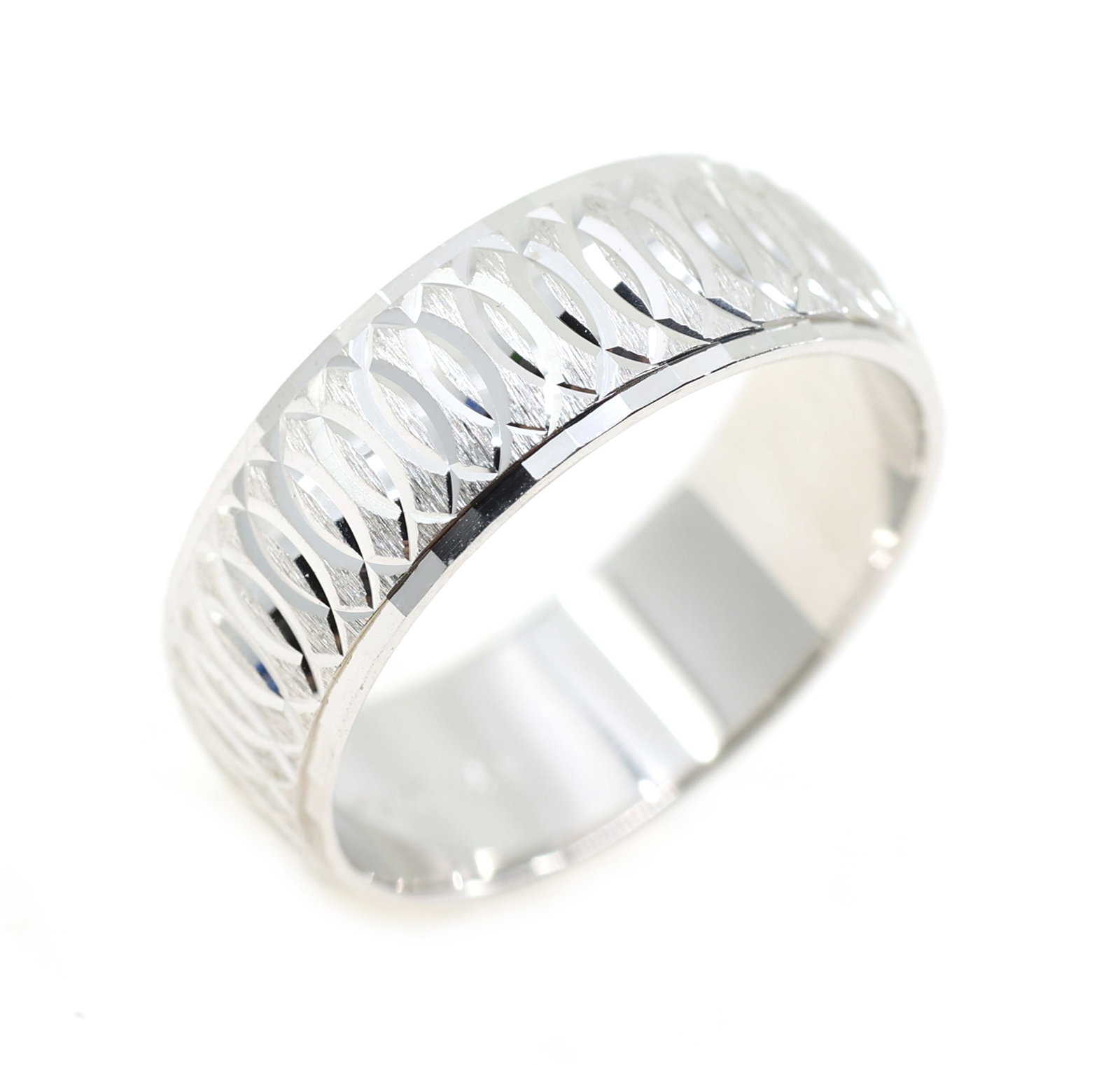 14K WHITE GOLD CIRCULAR PATTERN WEDDING BAND (1 of 3)