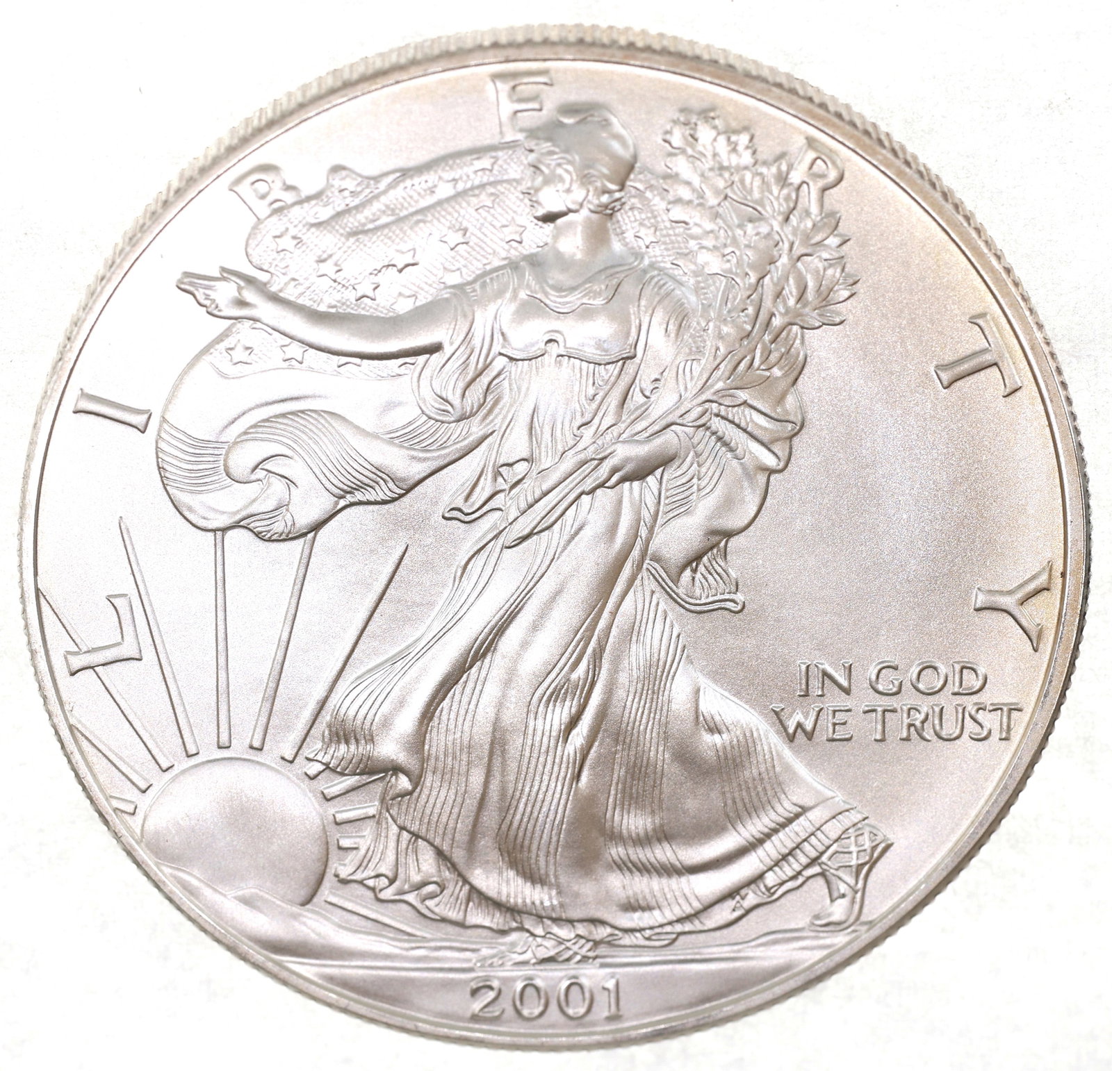 2001 US SILVER EAGLE $1 COIN - UNC (1 of 2)