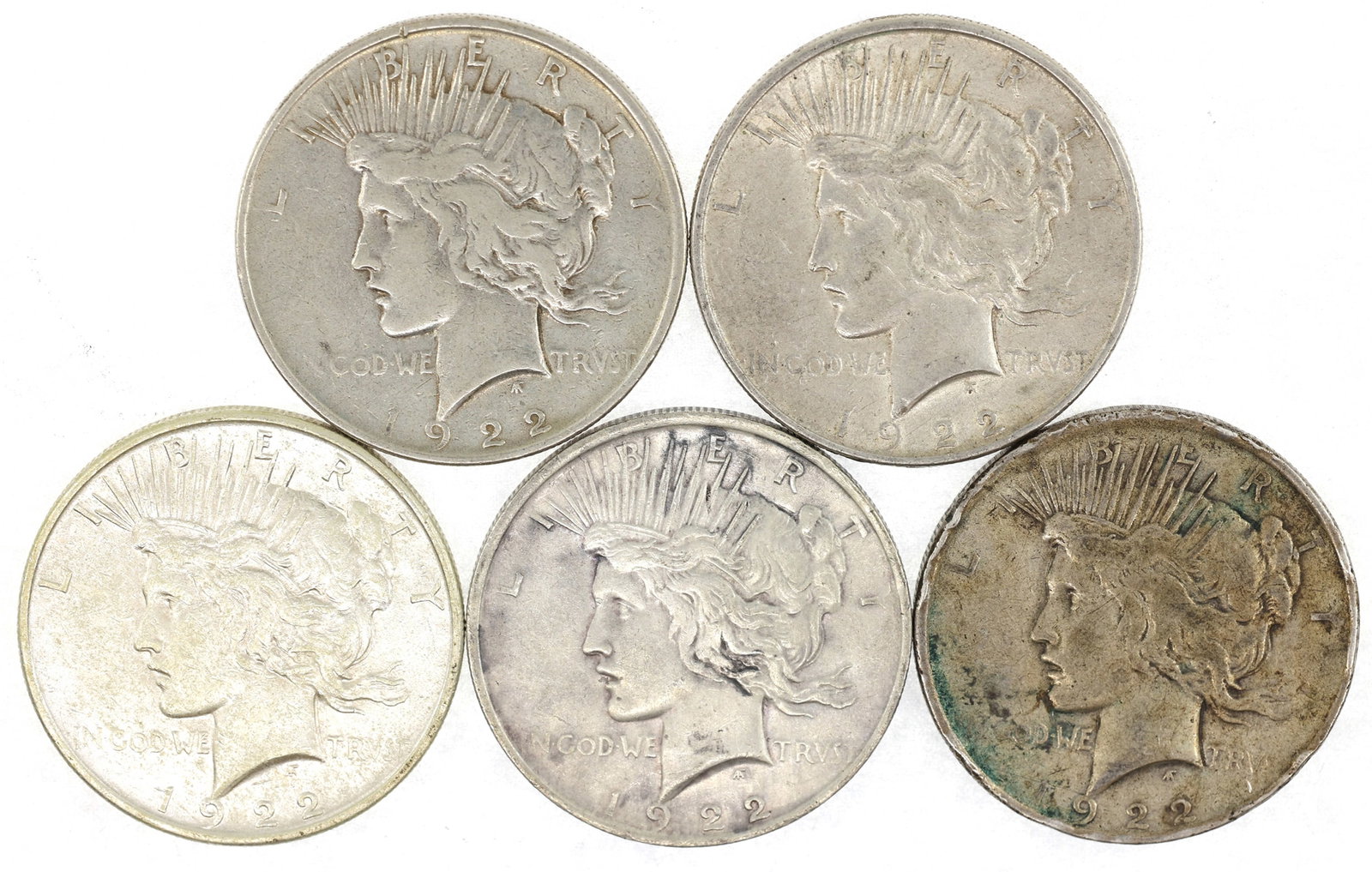 1922 US SILVER PEACE DOLLAR VG-XF COINS - LOT OF 5: 1922 US SILVER PEACE DOLLAR VG-XF COINS - LOT OF 5 Five 1922 United States .900 silver Peace $1 coins, VG to XF condition. IMPORTANT NOTE - PLEASE READ: REGARDING OUR IN-HOUSE SHIPPING & INVOICI
