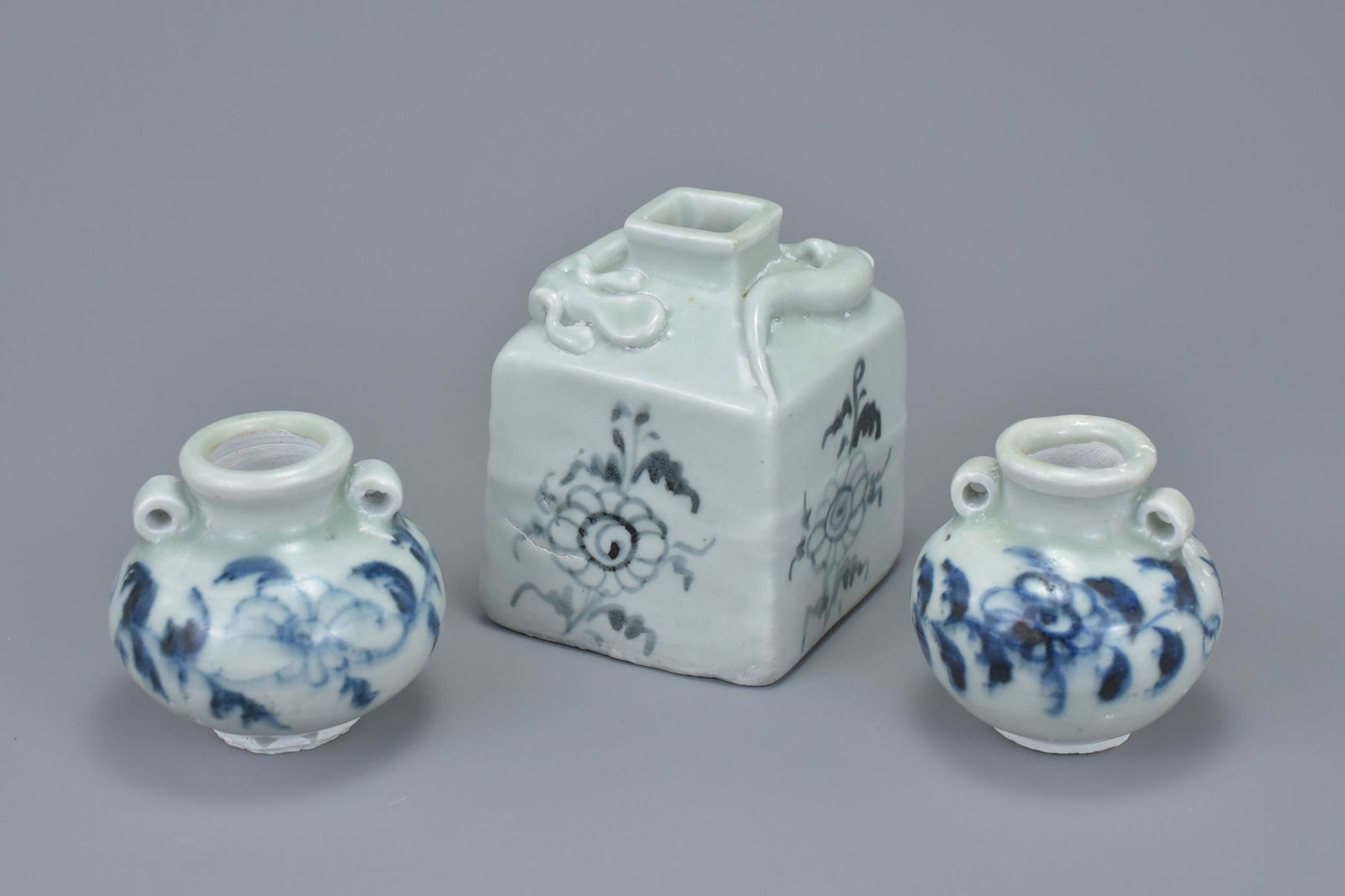 Three Chinese Yuan dynasty blue and white shipwreck (1 of 4)