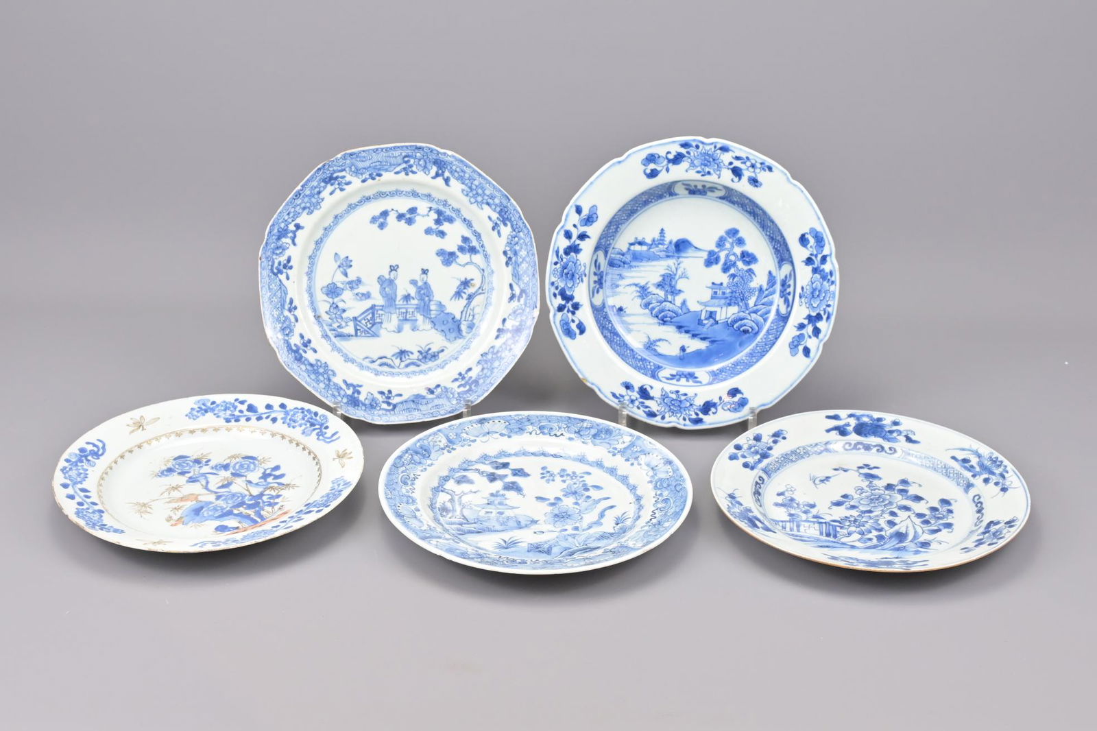 Five chinese blue and white plates. 18th century. (1 of 4)