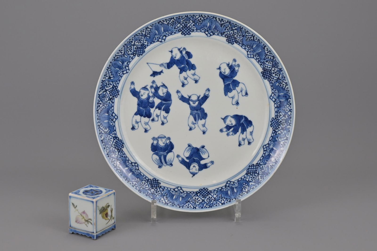 A19th century chinese blue and white plate. together (1 of 5)