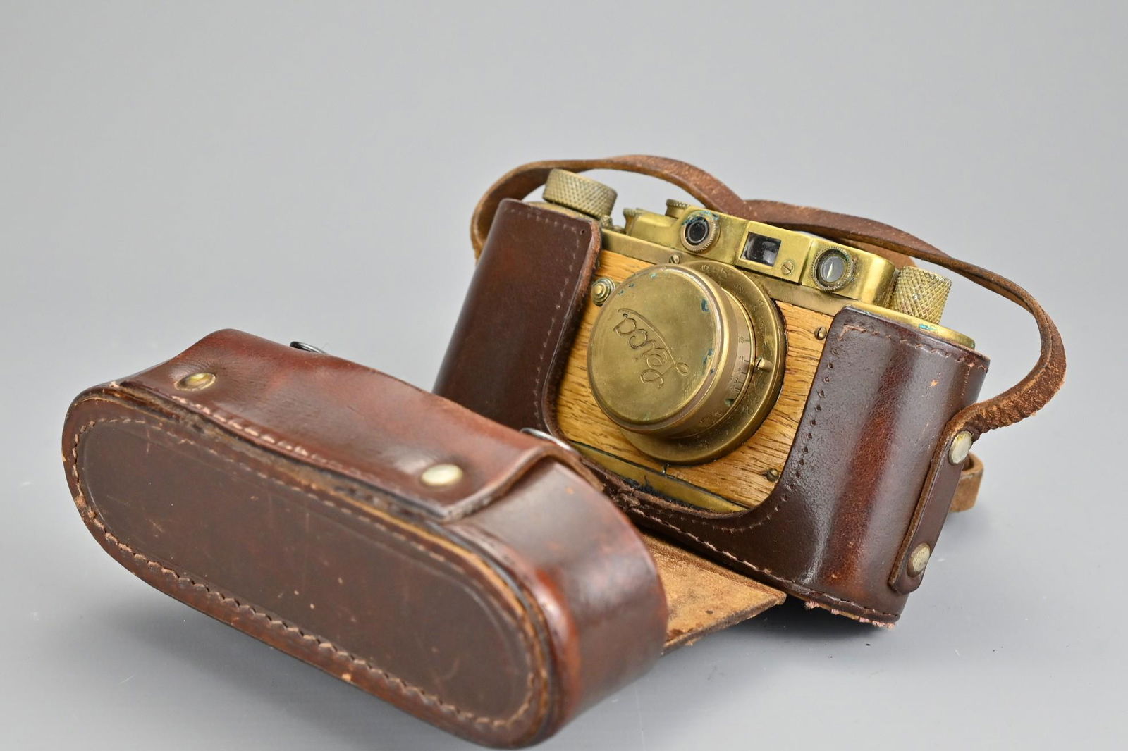 A Russian copy of a WWII Leica camera marked (1 of 3)