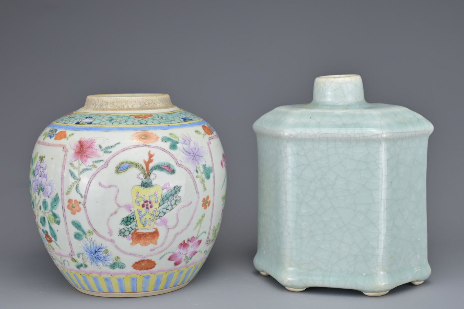 TWO CHINESE PORCELAIN ITEMS, 19/20TH CENTURY (1 of 10)