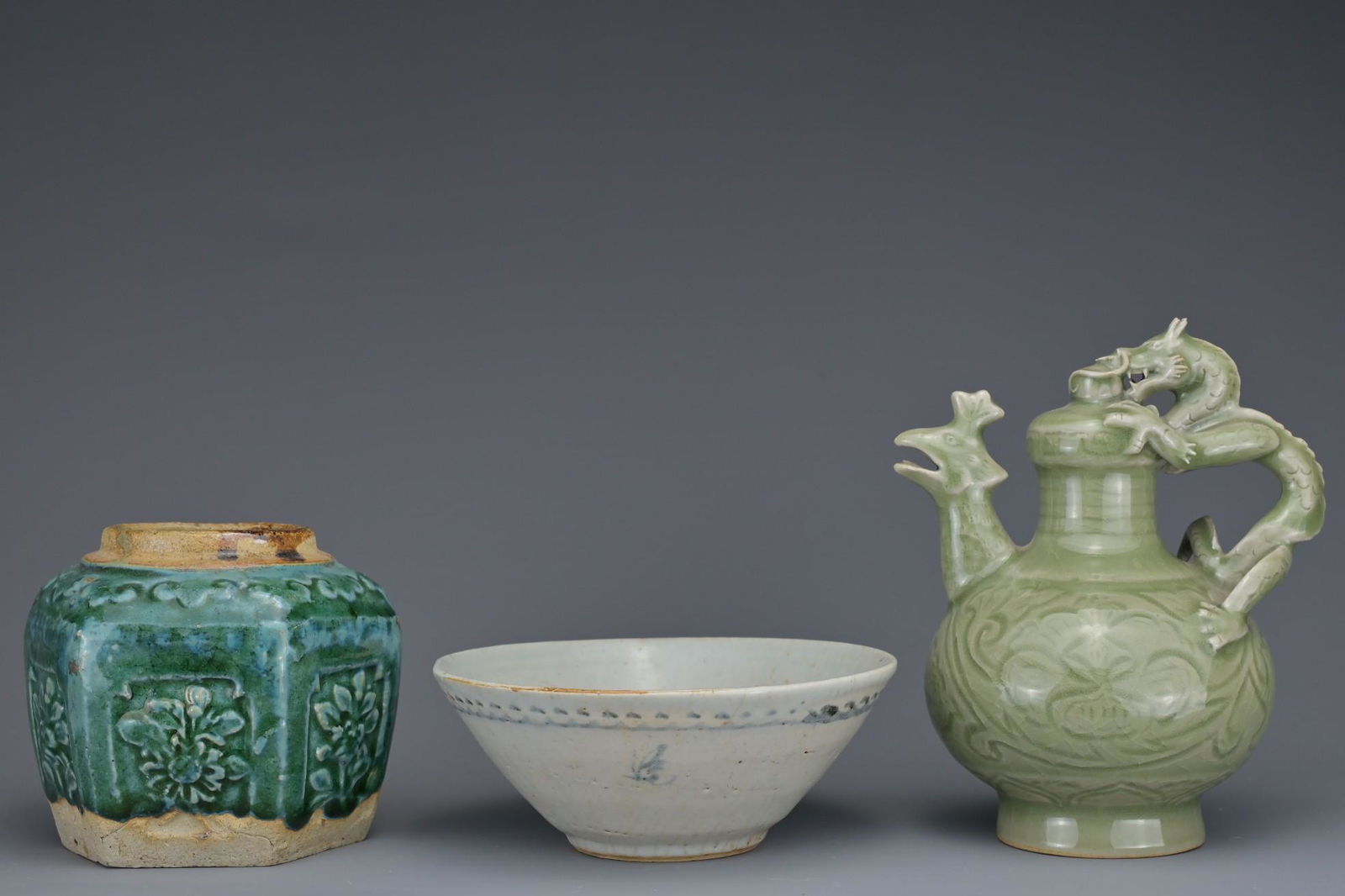 GROUP OF THREE CHINESE CERAMIC ITEMS (1 of 9)