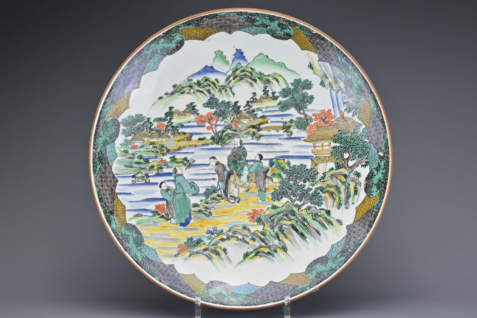 A JAPANESE KUTANI WARE CERAMIC CHARGER (1 of 11)