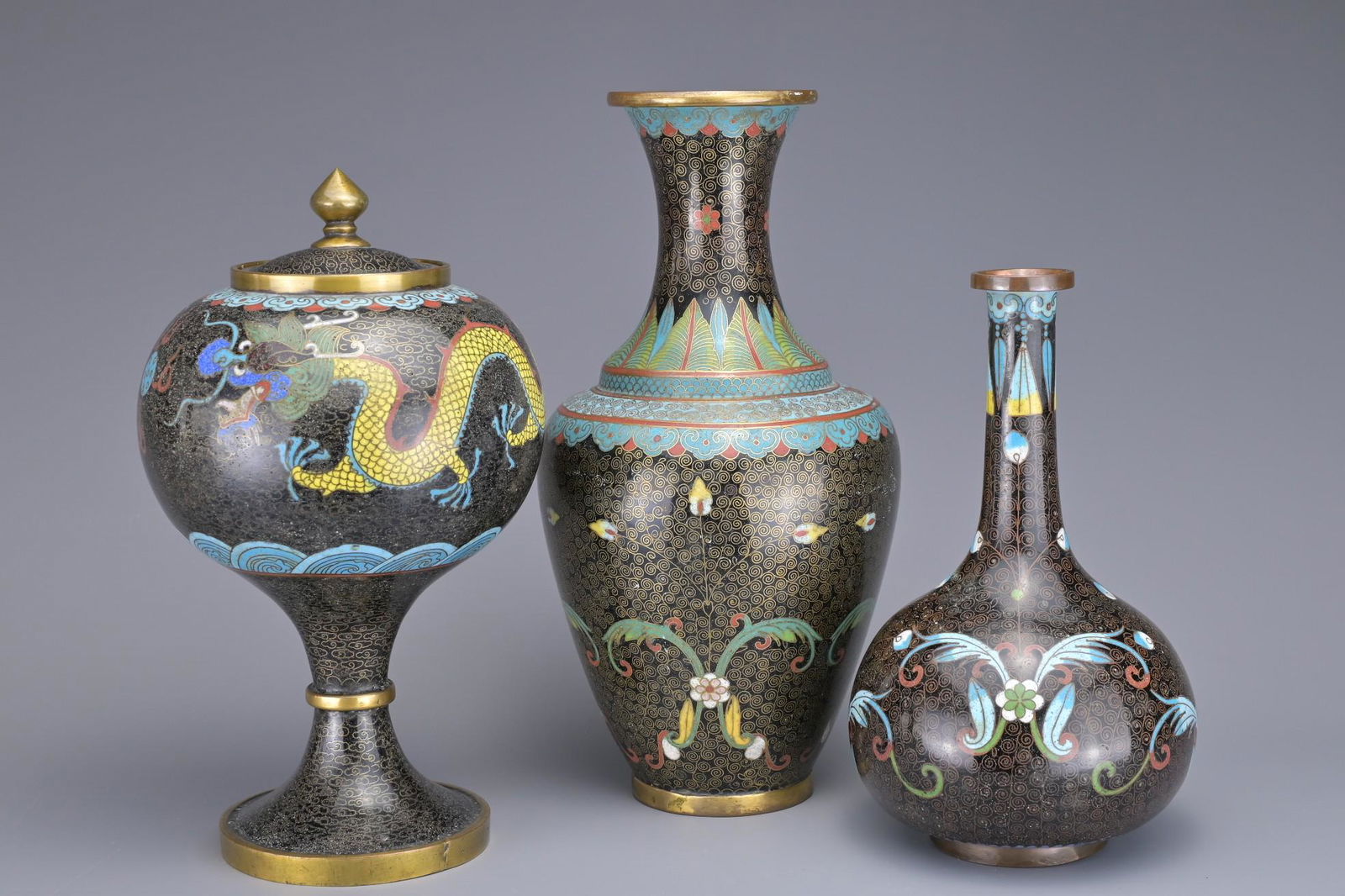 A GROUP OF THREE CHINESE CLOISONNE ENAMEL ITEMS, EARLY 20TH CENTURY (1 of 10)