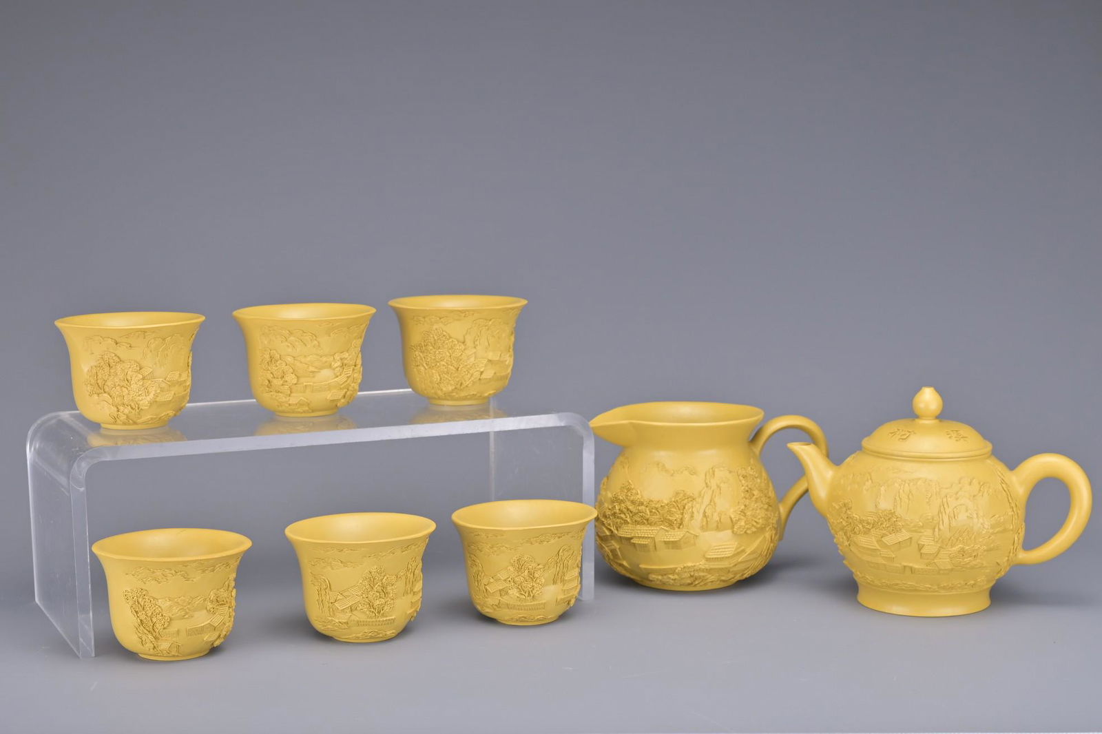 A CHINESE VINTAGE YIXING POTTERY TEA SET, 20TH CENTURY (1 of 8)