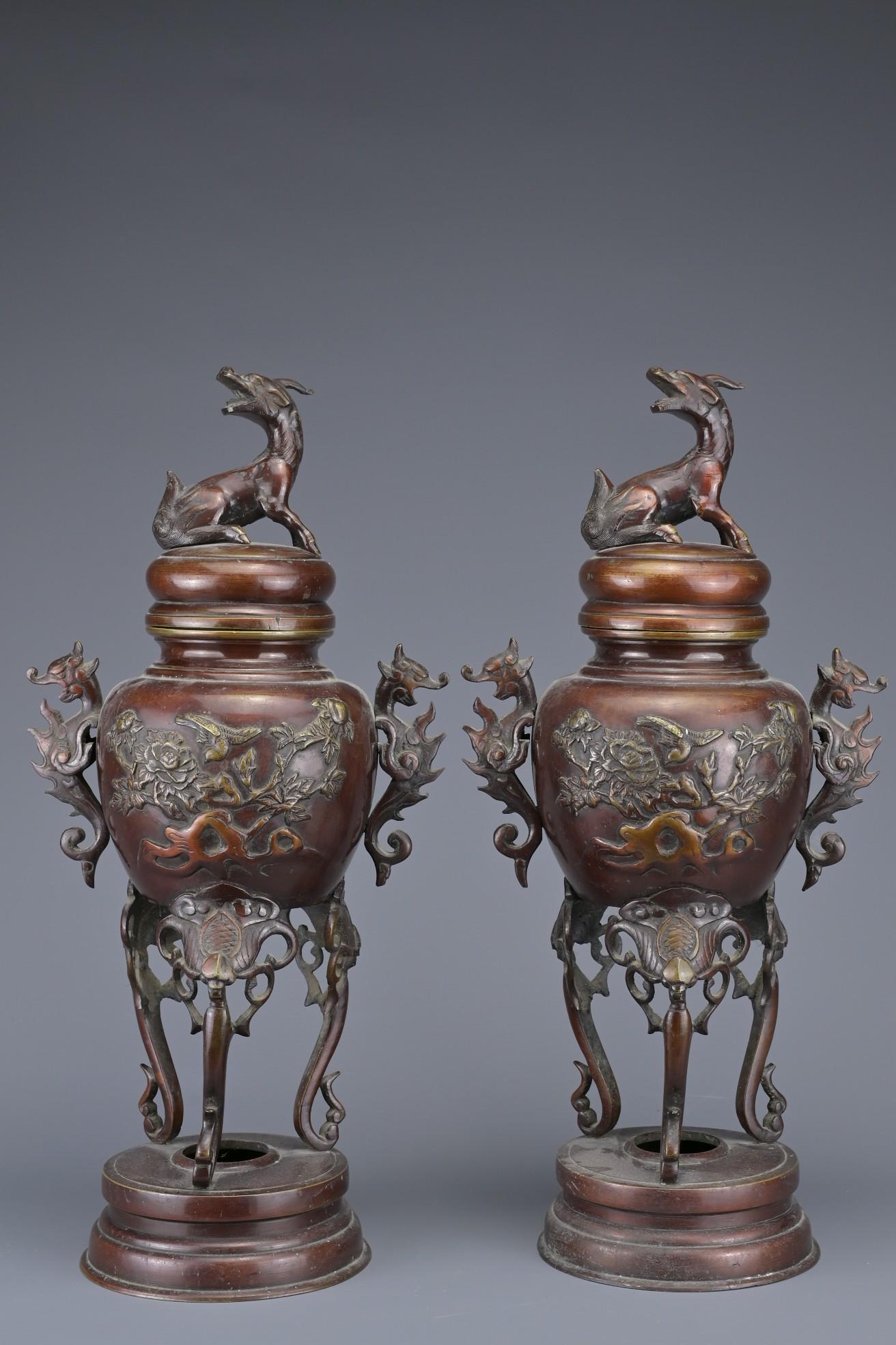 A PAIR OF JAPANESE BRONZE LIDDED URNS (1 of 7)