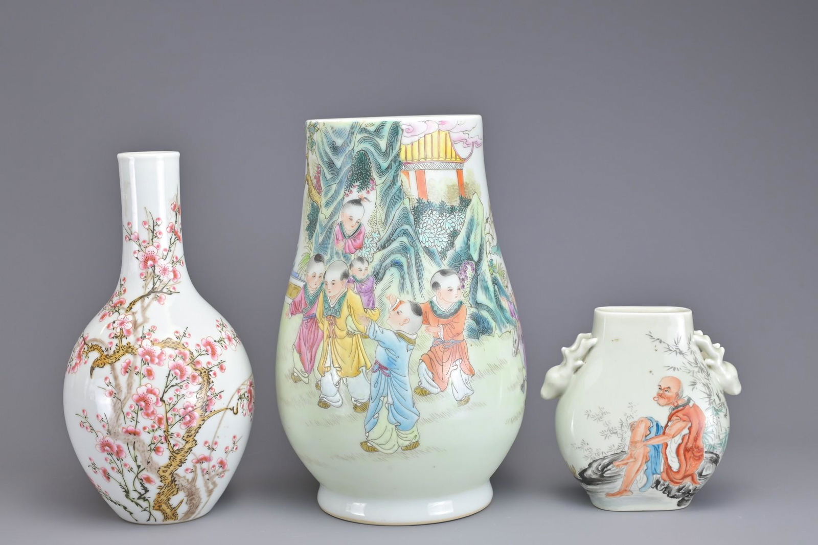 THREE CHINESE PORCELAIN ITEMS, 20TH CENTURY (1 of 20)