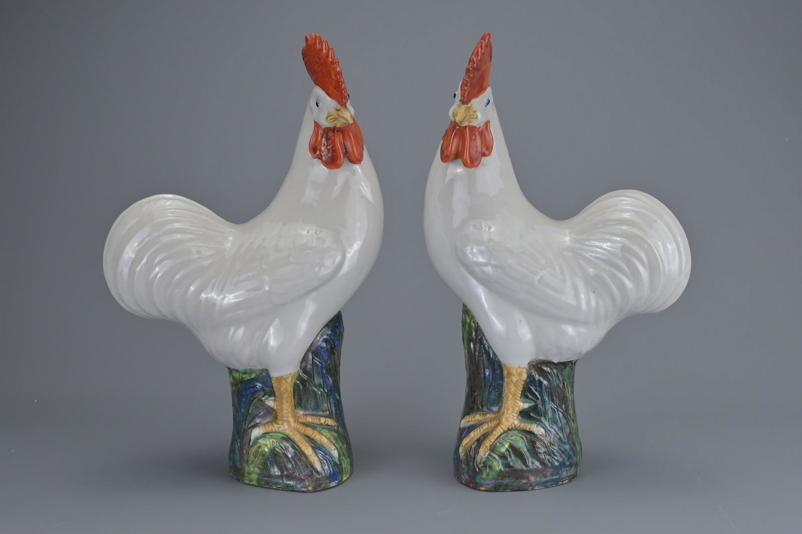 PAIR OF CHINESE EXPORT PORCELAIN MODELS OF ROOSTERS, EARLY 20TH CENTURY (1 of 5)