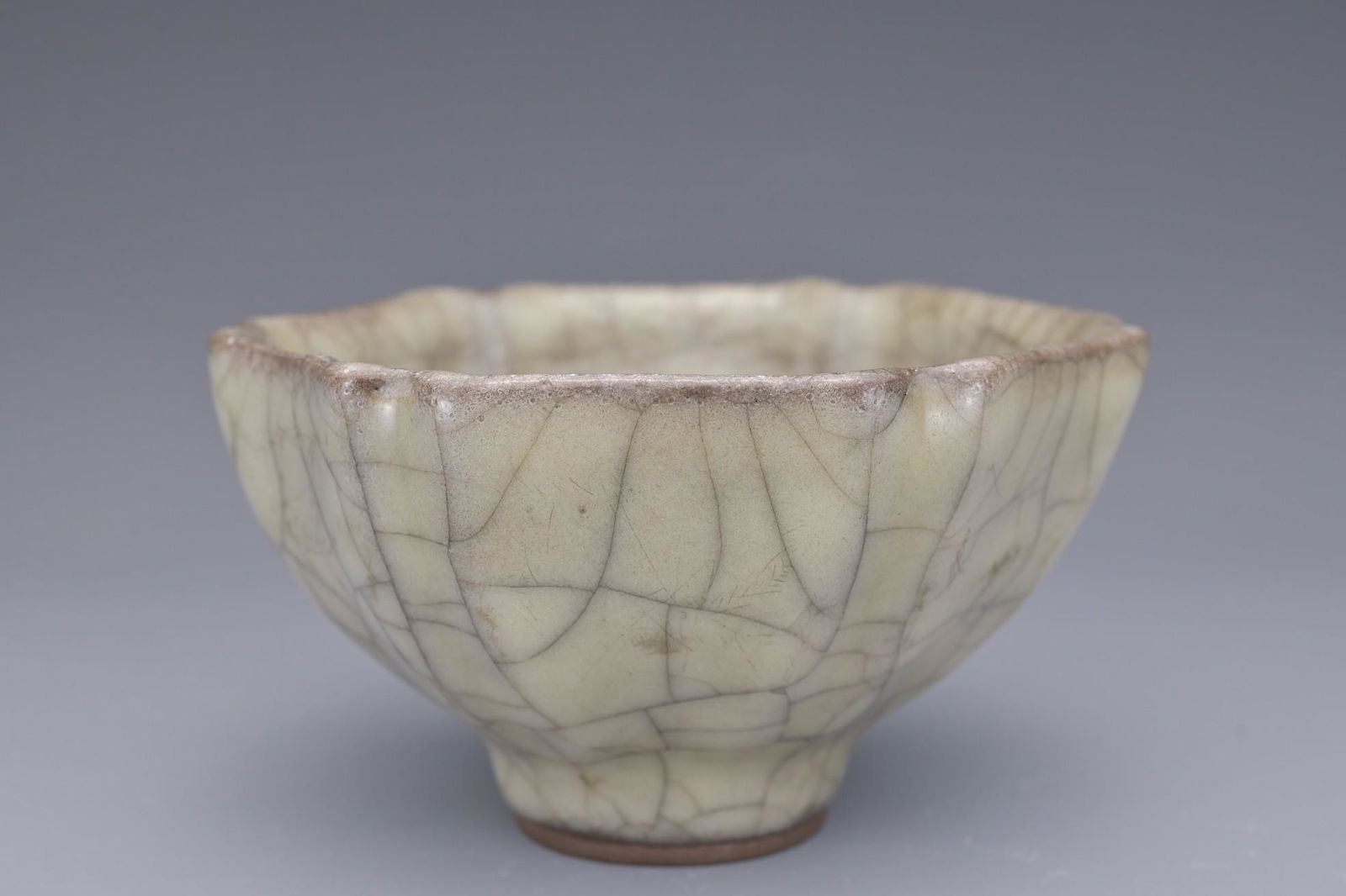 A CHINESE GUANYAO TYPE HEXAGONAL CUP (1 of 8)