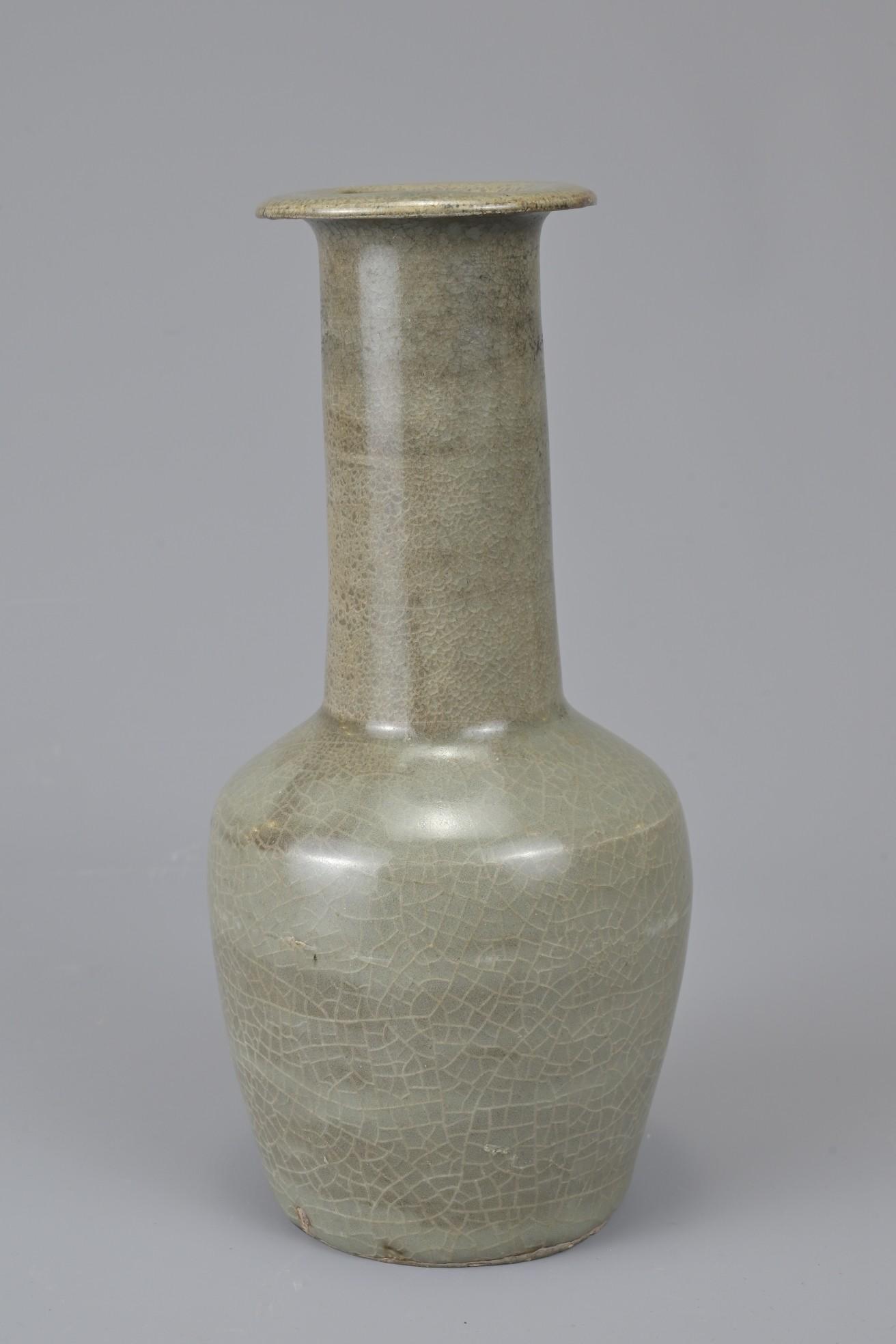 A CHINESE LONGQUAN CELADON MALET VASE, SONG STYLE (1 of 7)