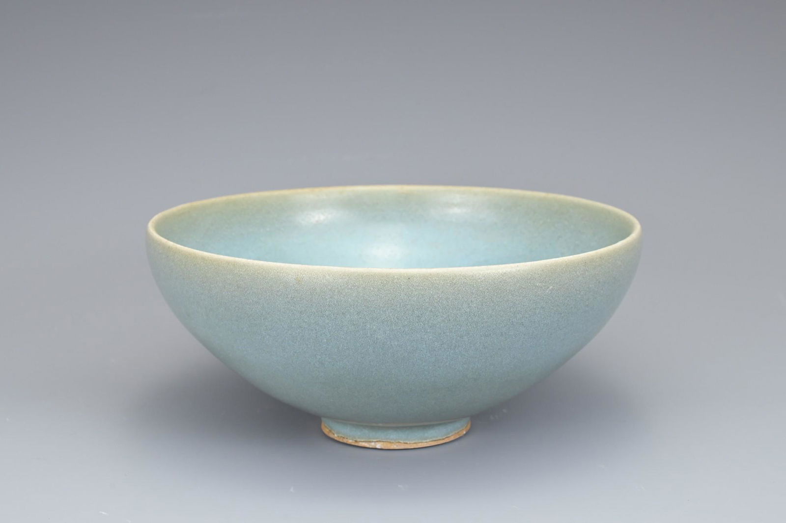 A CHINESE JUN YAO TYPE BOWL (1 of 7)