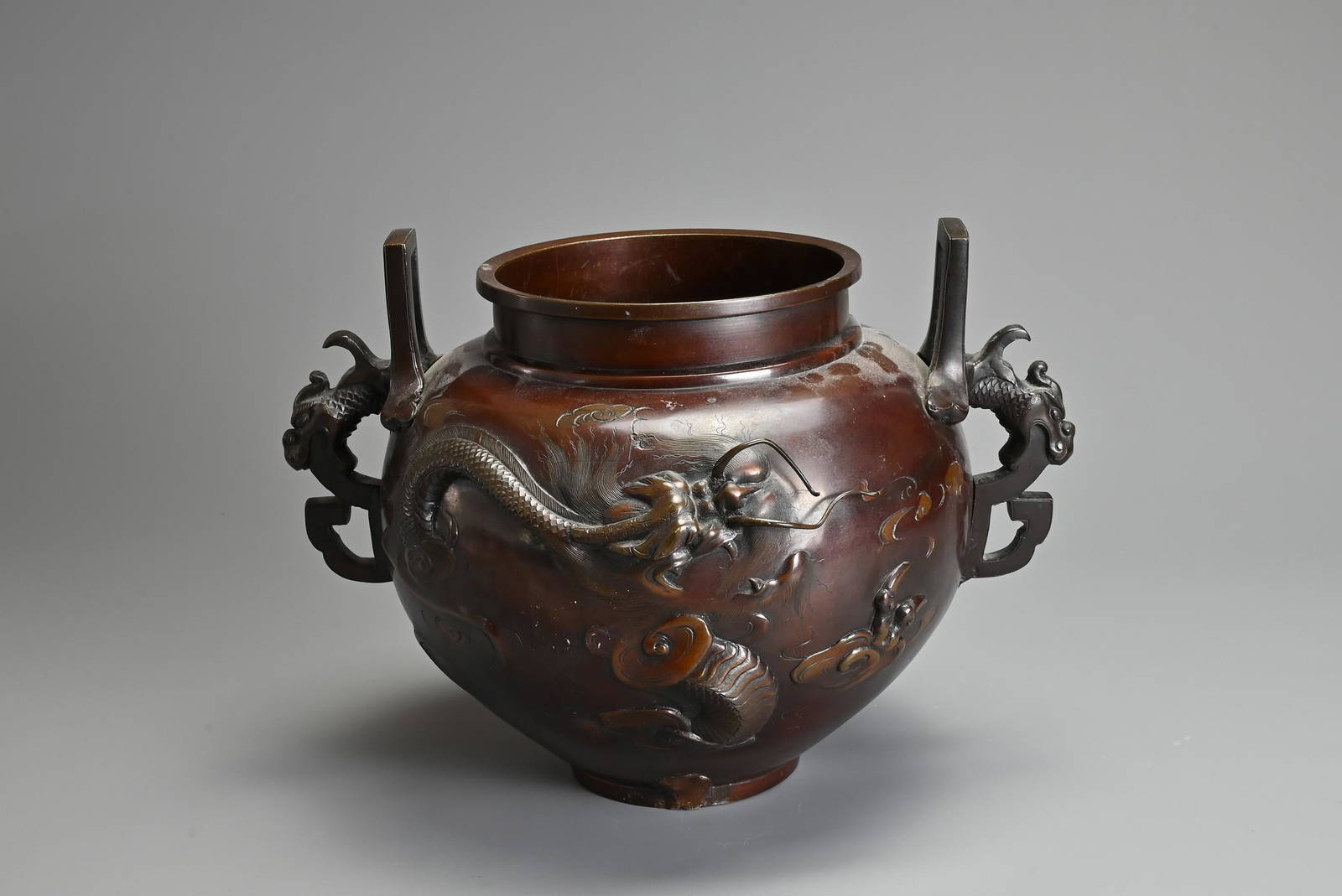 Japanese Decorative Objects for Sale at Auction Page 11