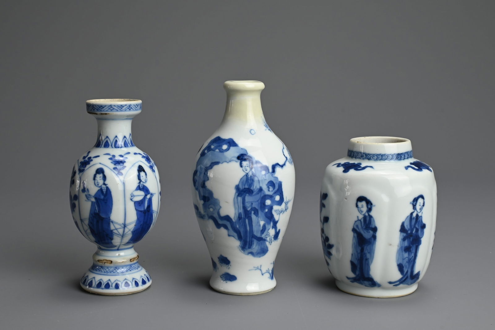 THREE CHINESE BLUE AND WHITE PORCELAIN ITEMS, 18TH CENTURY. Of varying forms decorated with Long (1 of 6)