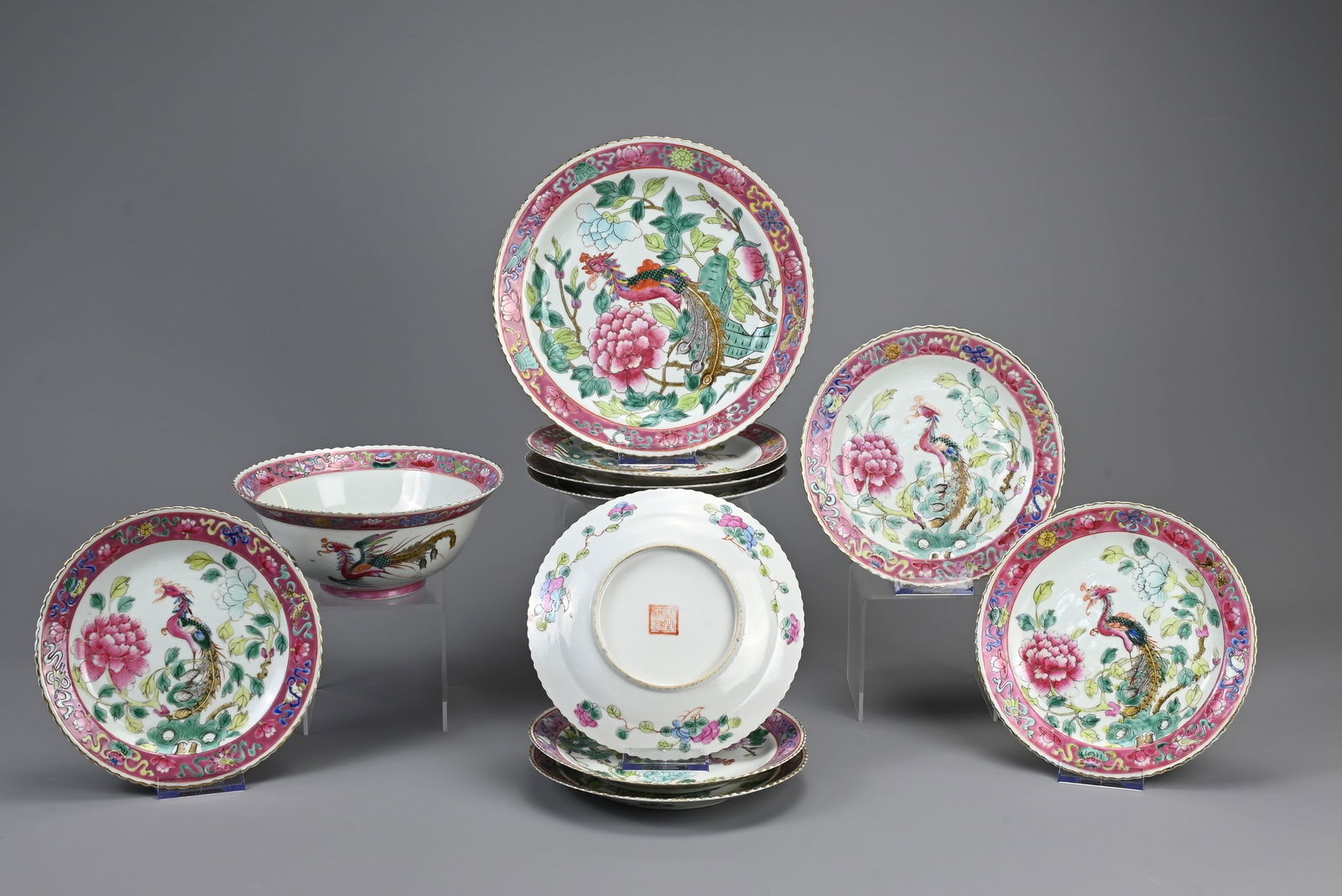 A GROUP OF LARGER STRAITS CHINESE NYONYA FAMILLE ROSE PORCELAIN BOWL AND DISHES, 19/20TH CENTURY. (1 of 4)