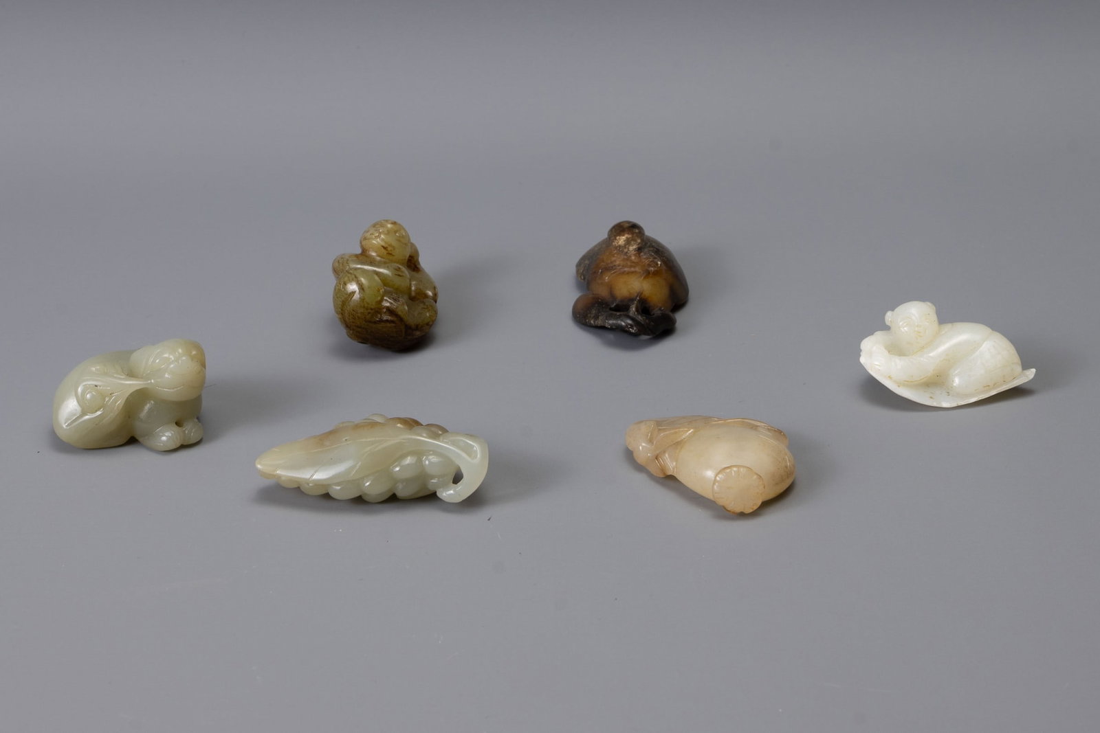 SIX CHINESE CARVED JADE PENDANTS (1 of 6)