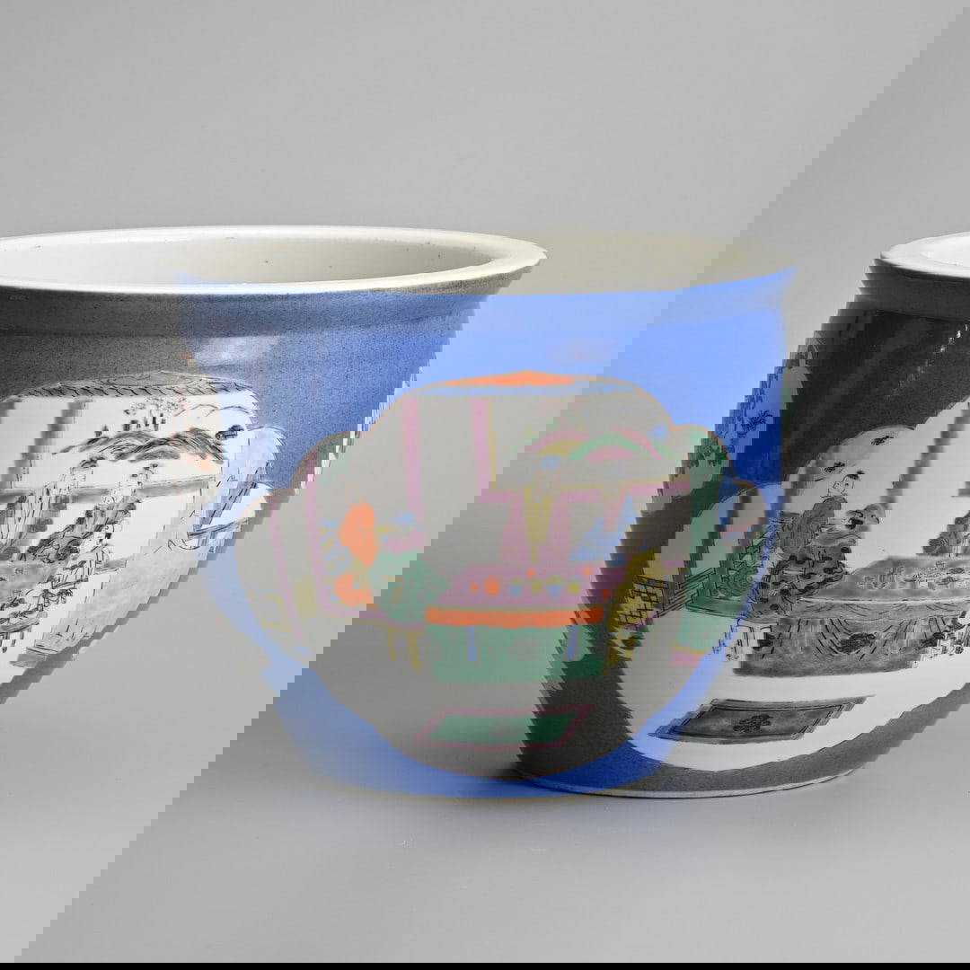 A CHINESE FAMILLE VERTE PORCELAIN JARDINIERE, 19TH CENTURY.