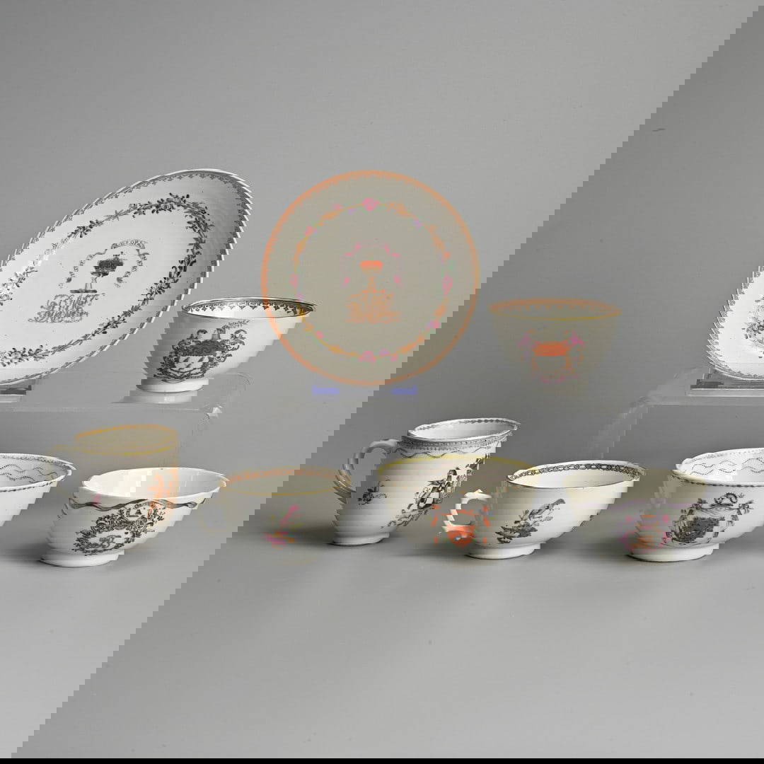 A GROUP OF CHINESE EXPORT ARMORIAL AND CRESTED PORCELAIN TEAWARES, QIANLONG (1736-1795).