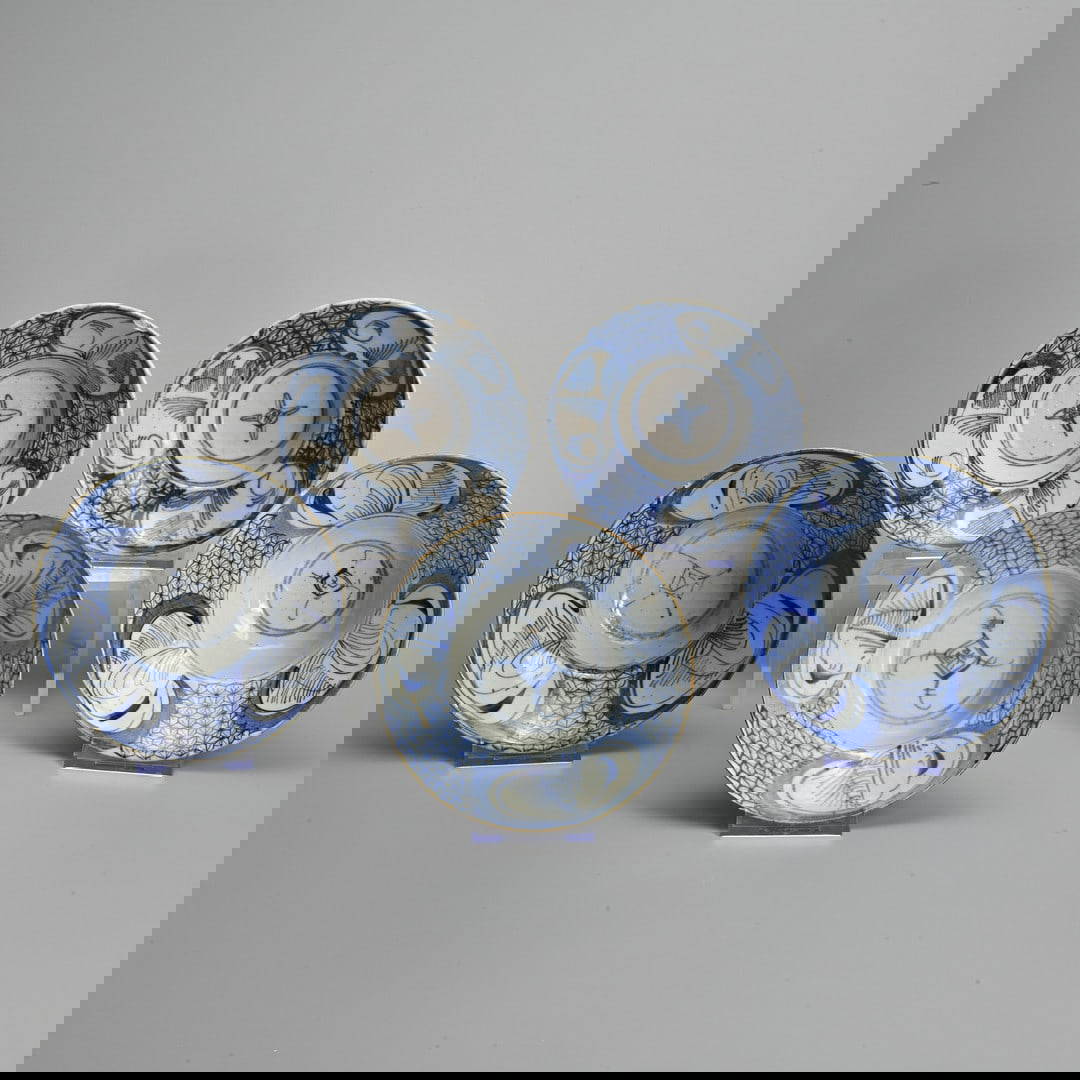 FIVE PROVINCIAL CHINESE BLUE AND WHITE PORCELAIN FOOTED BOWLS, QING DYNASTY.