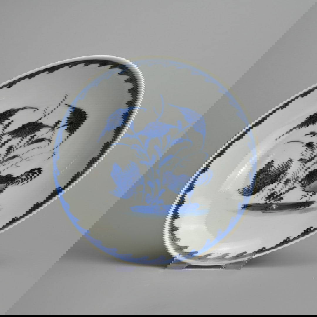 A CHINESE TRANSITIONAL BLUE AND WHITE PORCELAIN KO-SOMETSUKE DISH FOR THE JAPANESE MARK, LATE MING.