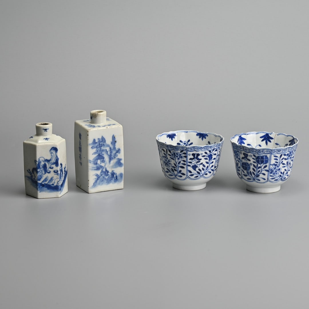 A PAIR OF CHINESE BLUE AND WHITE PORCELAIN TEABOWLS IN THE KANGXI-STYLE AND TWO SMALL BOTTLE-SHAPED