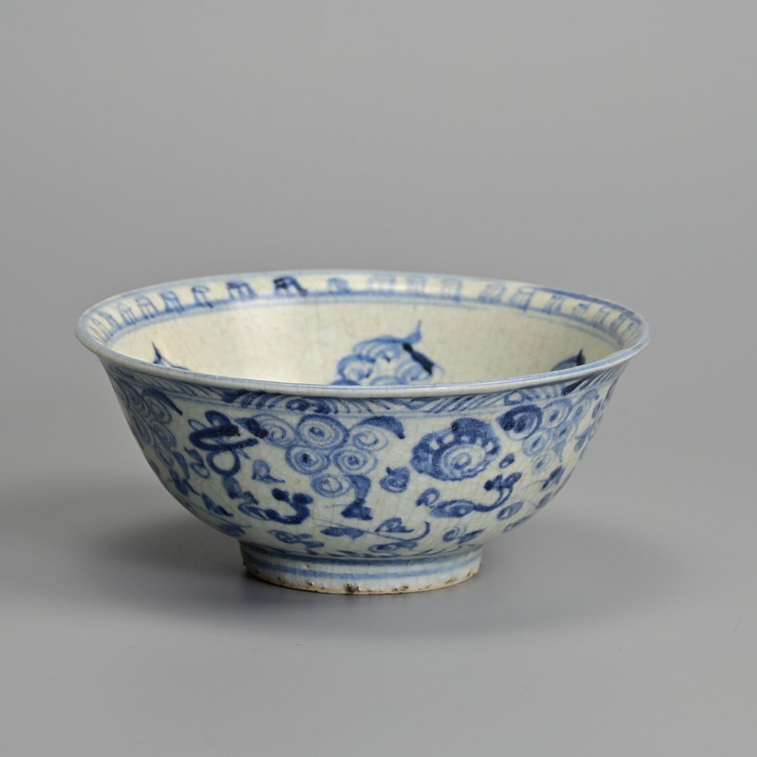 A FINE CHINESE BLUE AND WHITE PORCELAIN BOWL, MING DYNASTY (1368-1644).