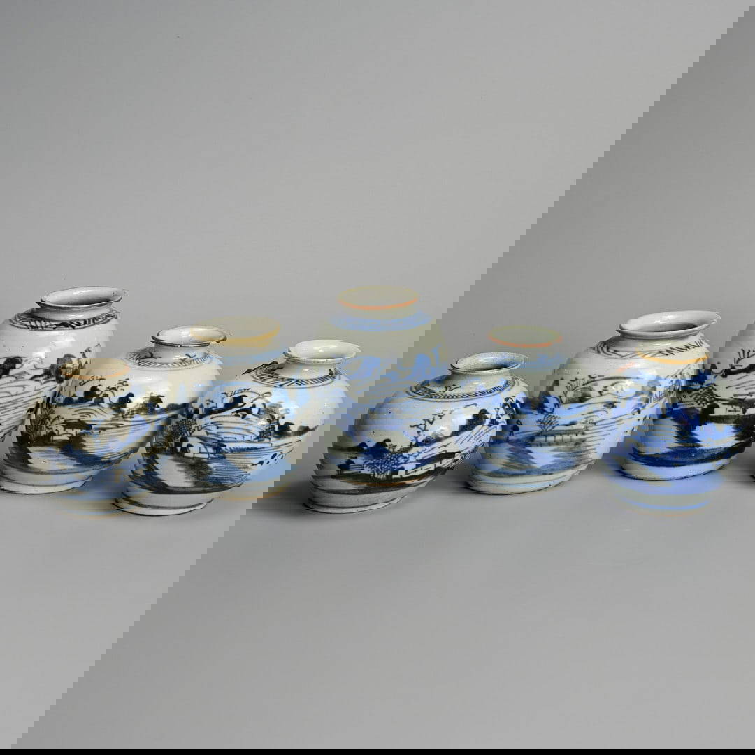 FIVE CHINESE BLUE AND WHITE PORCELAIN JARS, QING DYNASTY.