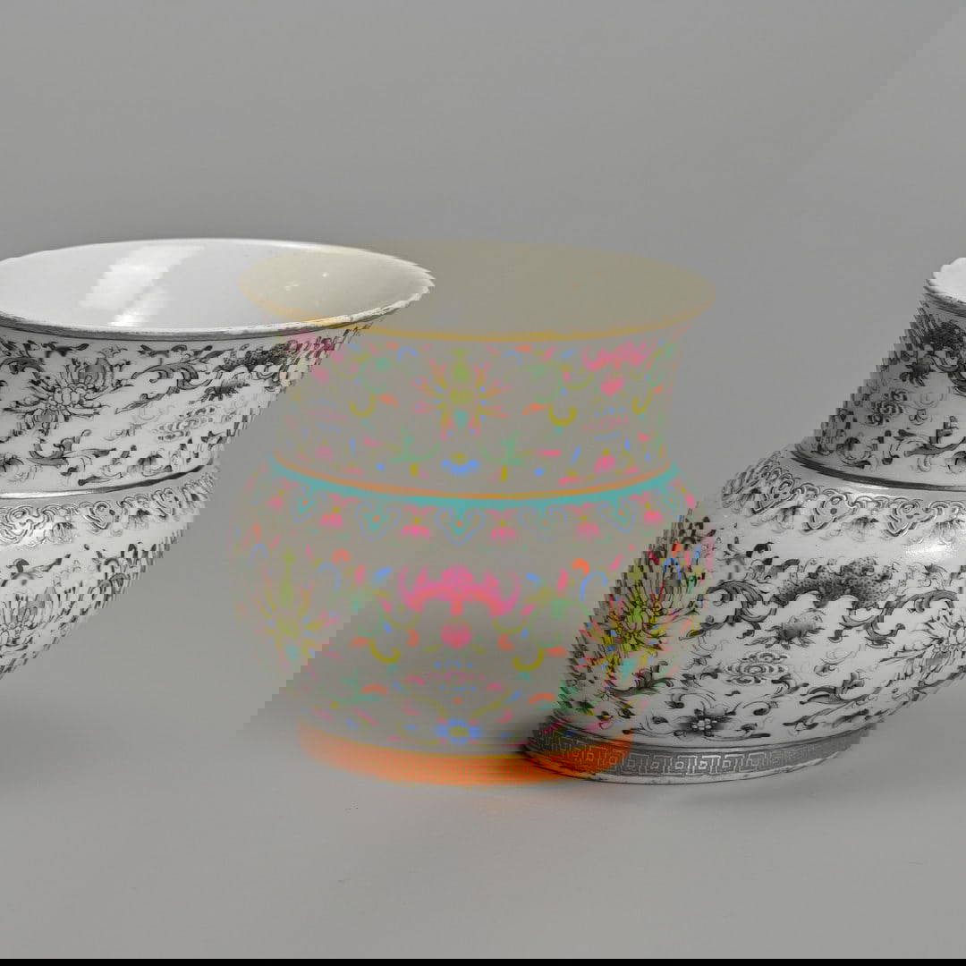 A CHINESE FAMILLE ROSE ENAMELLED PORCELAIN LEYS JAR, ZHADOU, DAOGUANG MARK.