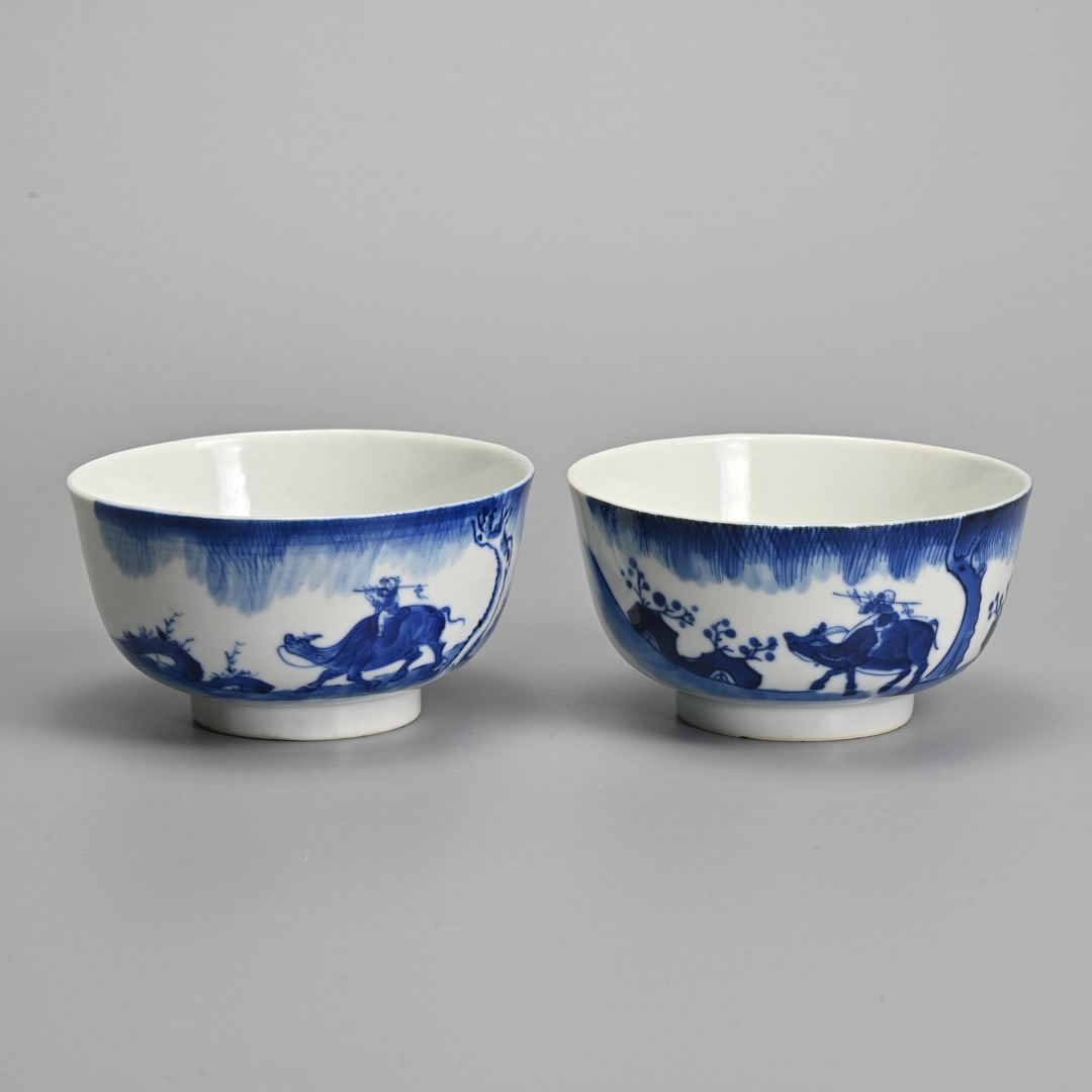 TWO FINE CHINESE BLUE AND WHITE PORCELAIN BOWLS MADE FOR THE VIETNAMESE MARKET, 19TH CENTURY, WITH