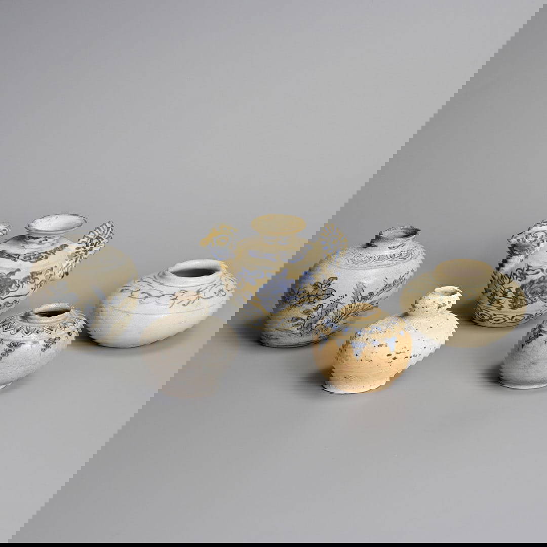 A GROUP OF ANNAMESE BLUE AND WHITE POTTERY JARS WITH ONE HOI AN HOARD, 15/16TH CENTURY.