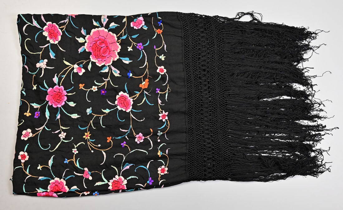 A CHINESE BLACK EMBROIDERED SILK SHAWL, EARLY 20TH CENTURY.