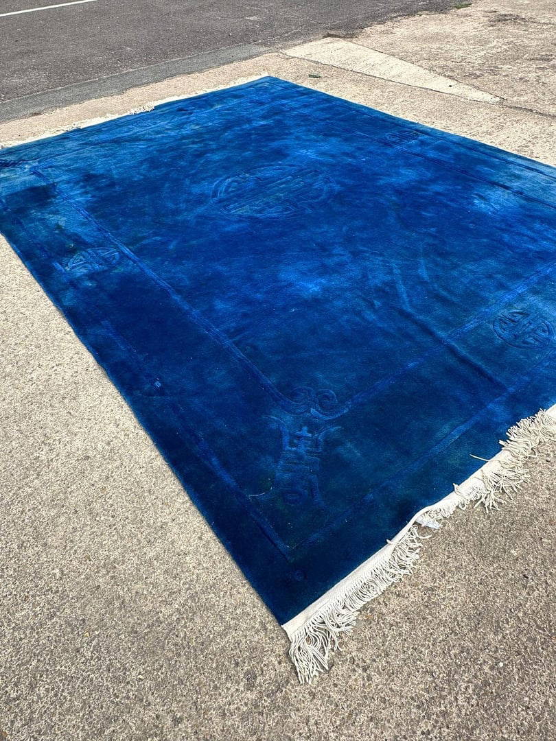 A VERY LARGE CHINESE COBALT BLUE THICK PILE WOOL CARPET, QING DYNASTY / REPUBLIC PERIOD. 380 X 270