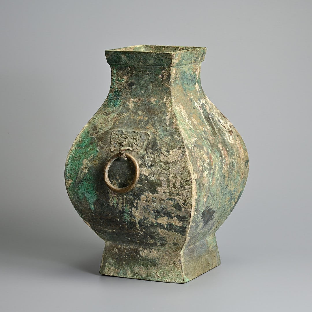 A CHINESE BRONZE VESSEL WITH INSCRIPTION, FANGHU, HAN DYNASTY (206 BC - 220 AD). (1 of 11)