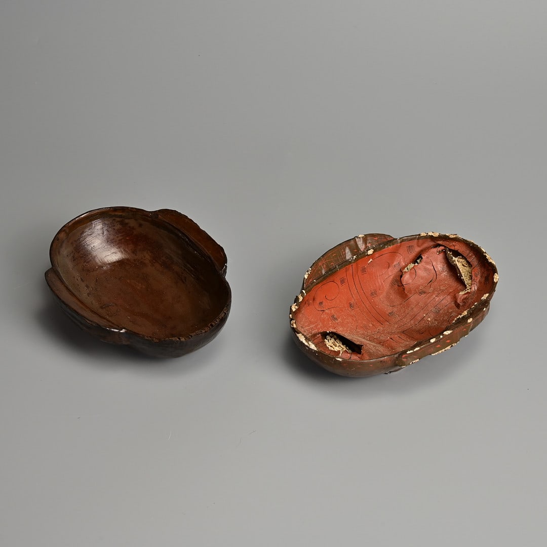 TWO CHINESE BROWN AND RED LACQUER EAR CUPS, ERBEI, WESTERN HAN DYNASTY (206 BC – 8 AD). (1 of 9)