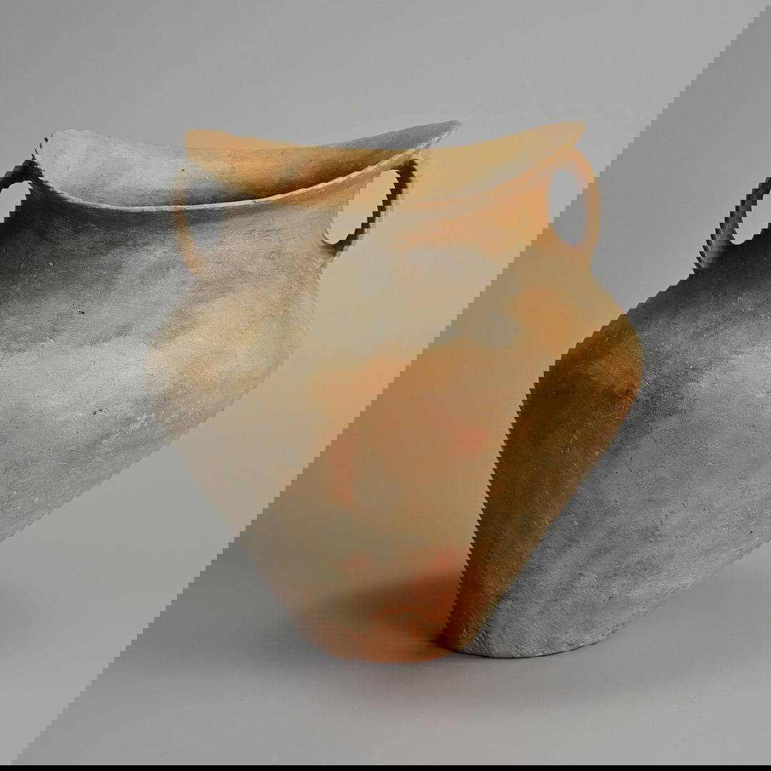 A CHINESE NEOLITHIC / BRONZE AGE POTTERY JAR, SIWA CULTURE (C.1350 BC).