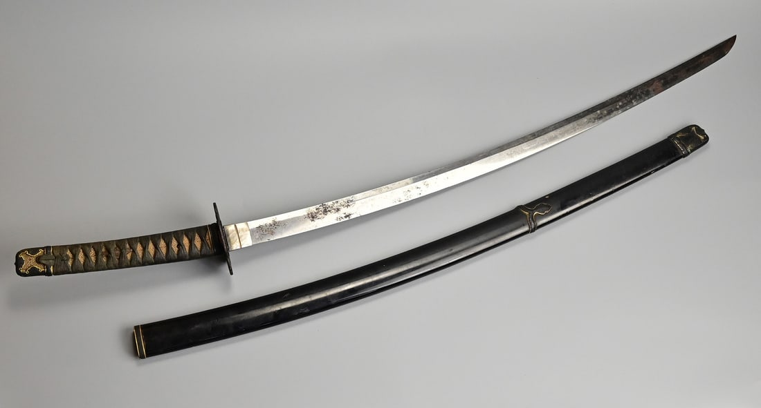 A JAPANESE KATANA SWORD, 19/20TH CENTURY. (1 of 20)