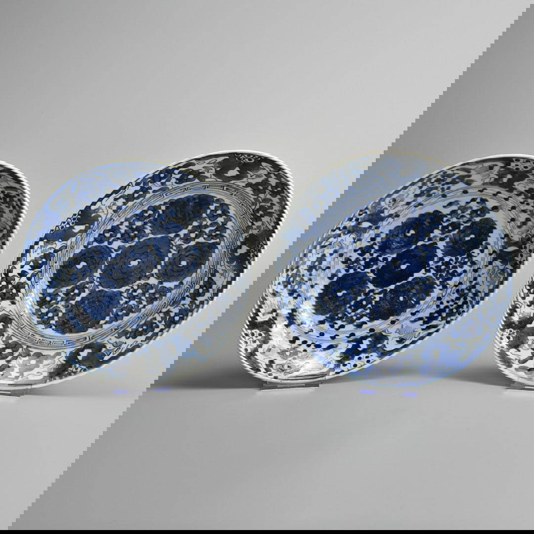 TWO JAPANESE ARITA PORCELAIN BLUE AND WHITE SHALLOW BOWLS, 19TH CENTURY, EACH WITH SQUARE SEAL MARK.