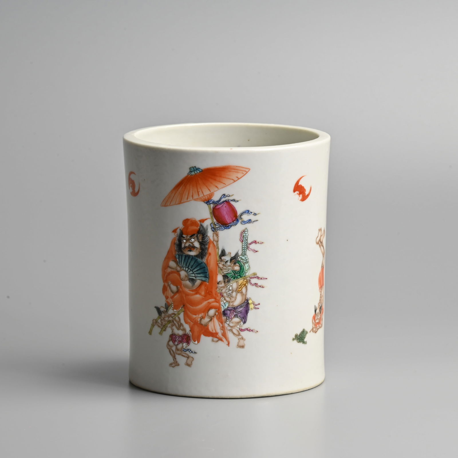 A CHINESE FAMILLE ROSE PORCELAIN 'ZHONG KUI' BRUSH POT, BITONG, EARLY 20TH CENTURY. (1 of 6)