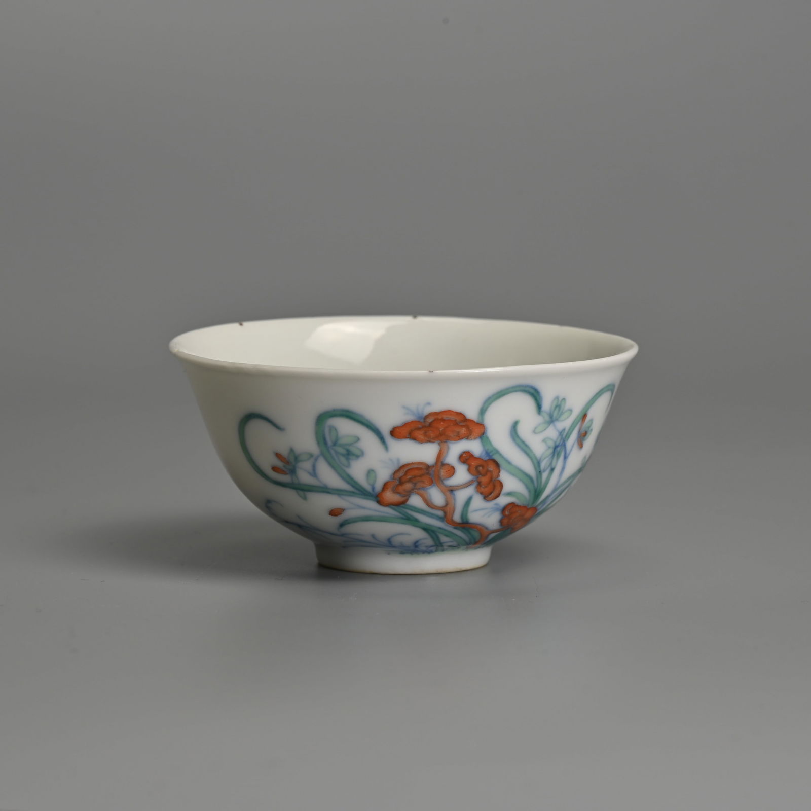 A CHINESE DOUCAI PORCELAIN CUP, SHENDE TANG ZHI MARK. (1 of 7)