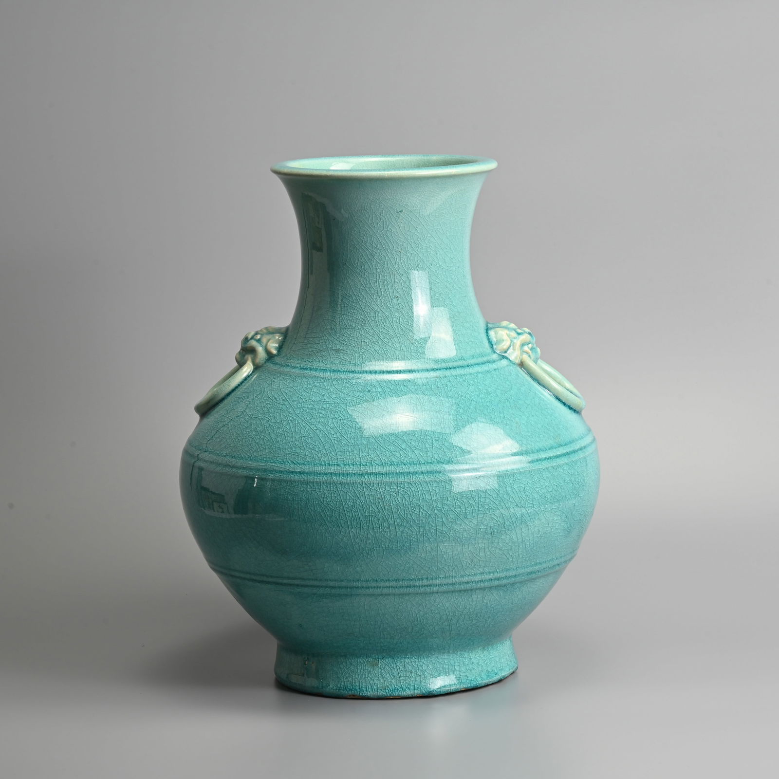 A LARGE CHINESE TURQUOISE CRACKLE GLAZED PORCELAIN 'HU' VASE, QING DYNASTY (1 of 8)