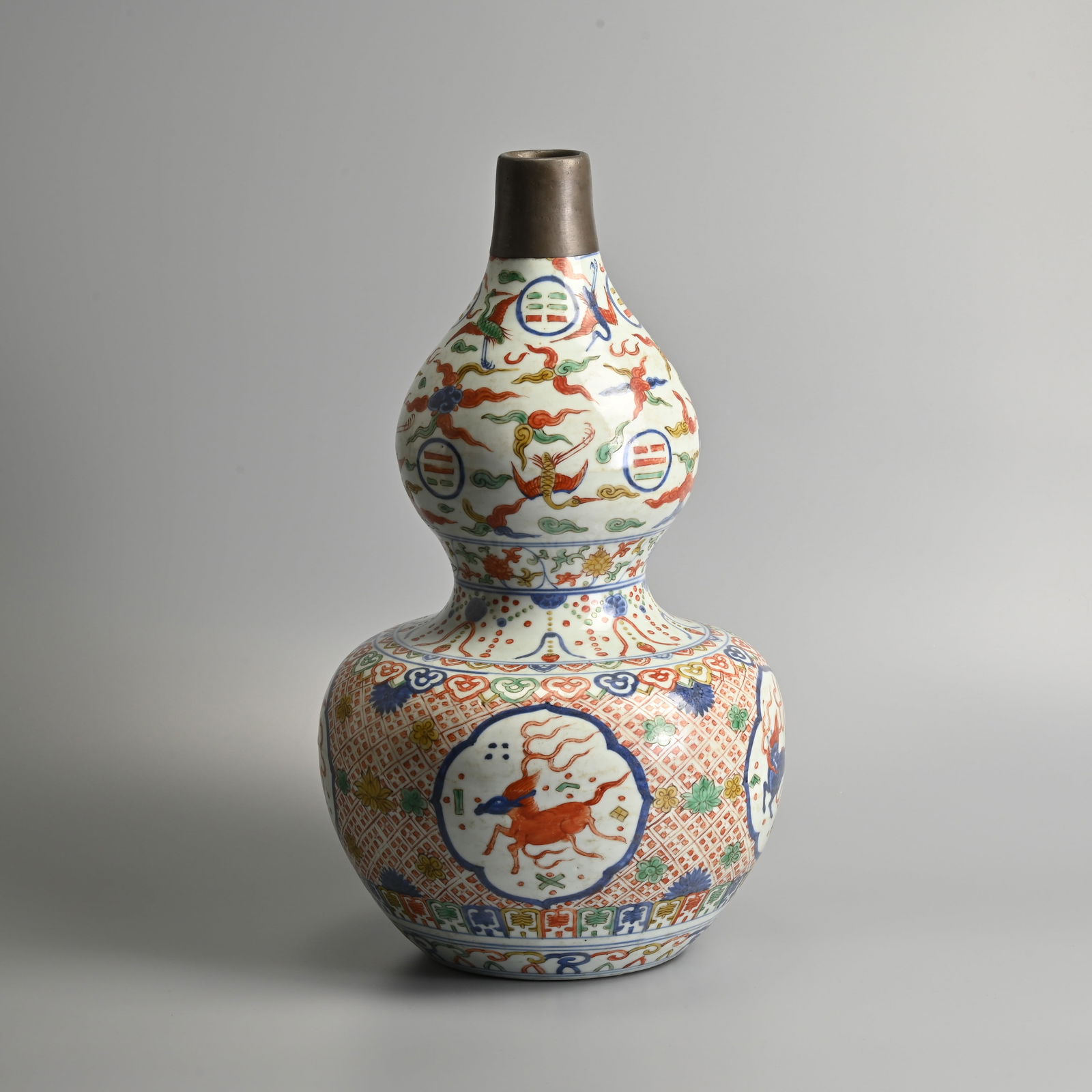 A LARGE CHINESE WUCAI PORCELAIN DOUBLE GOURD 'BUDDHIST' VASE, 19/20TH CENTURY. (1 of 8)