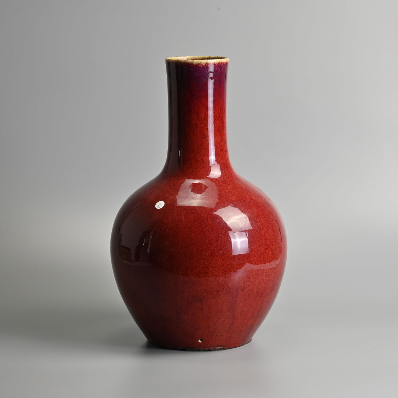 A CHINESE FLAMBE GLAZED STONEWARE BOTTLE VASE, 18/19TH CENTURY. (1 of 9)