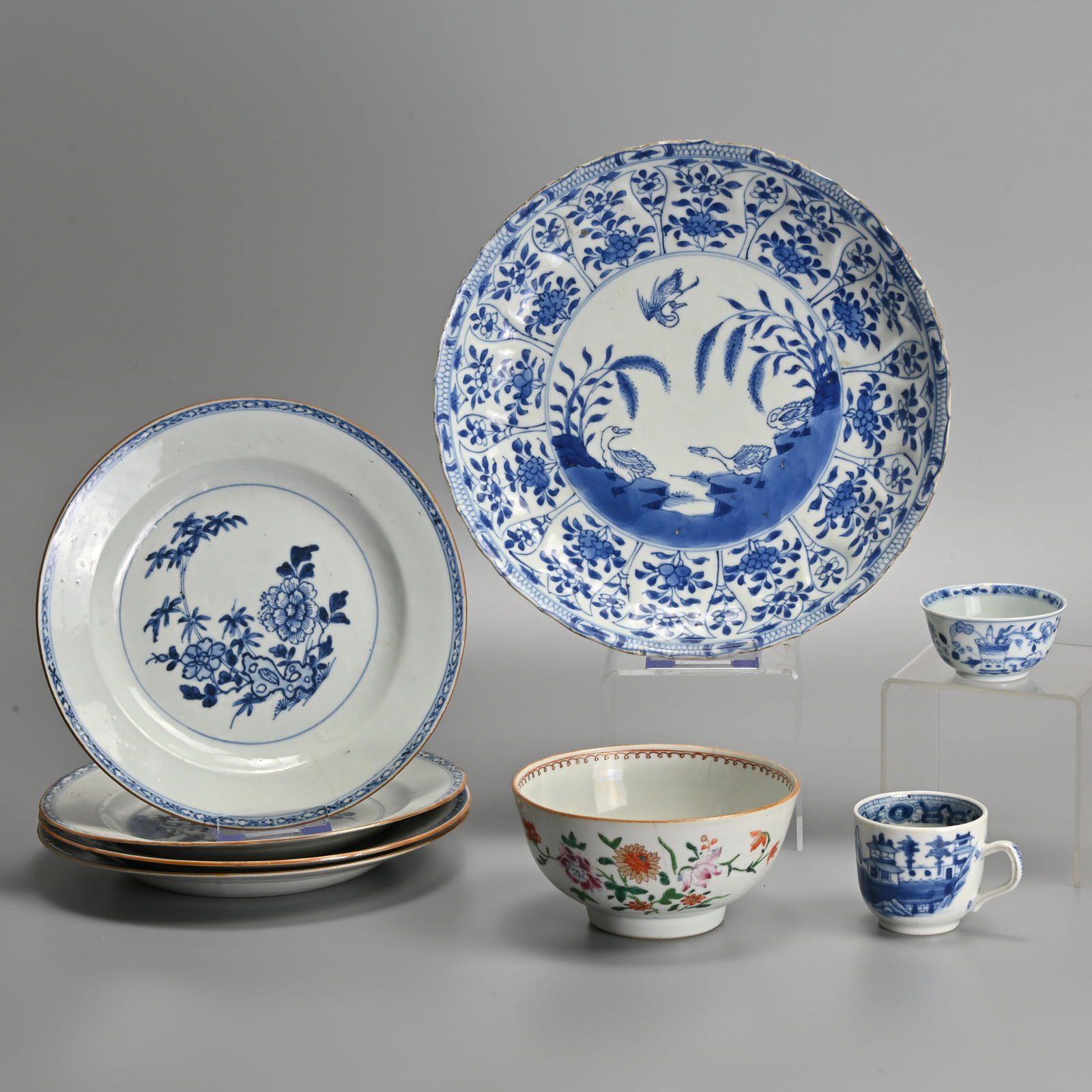 A GROUP OF CHINESE PORCELAIN ITEMS, 18TH CENTURY. (1 of 20)