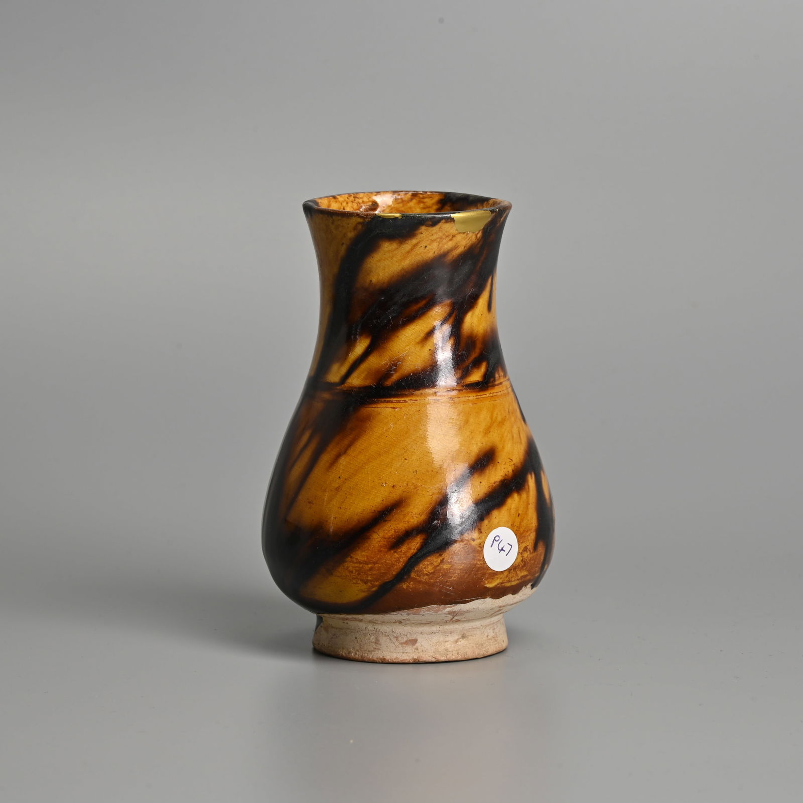 A CHINESE AMBER GLAZED POTTERY VASE, SOUTHERN SONG / YUAN DYNASTY. (1 of 6)