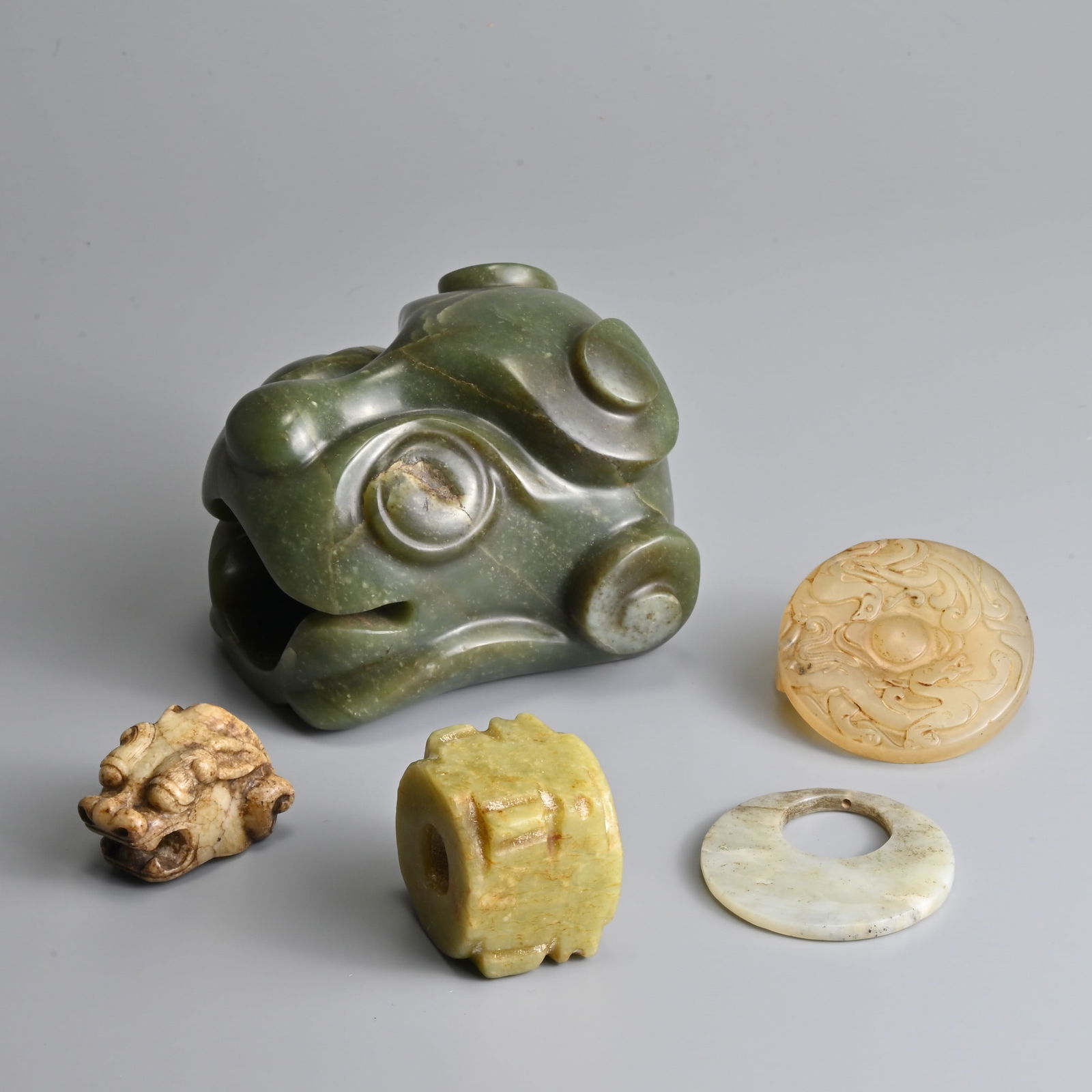 A GROUP OF CHINESE JADE CARVINGS. (1 of 20)