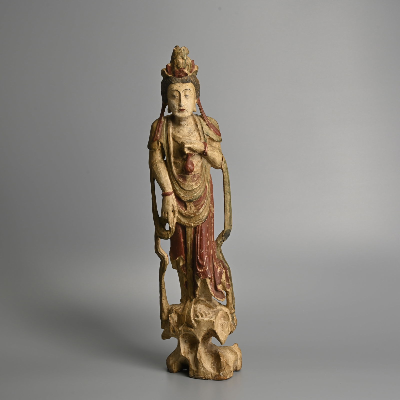 A CHINESE CARVED POLYCHROME WOOD FIGURE OF GUANYIN, QING DYNASTY. (1 of 10)