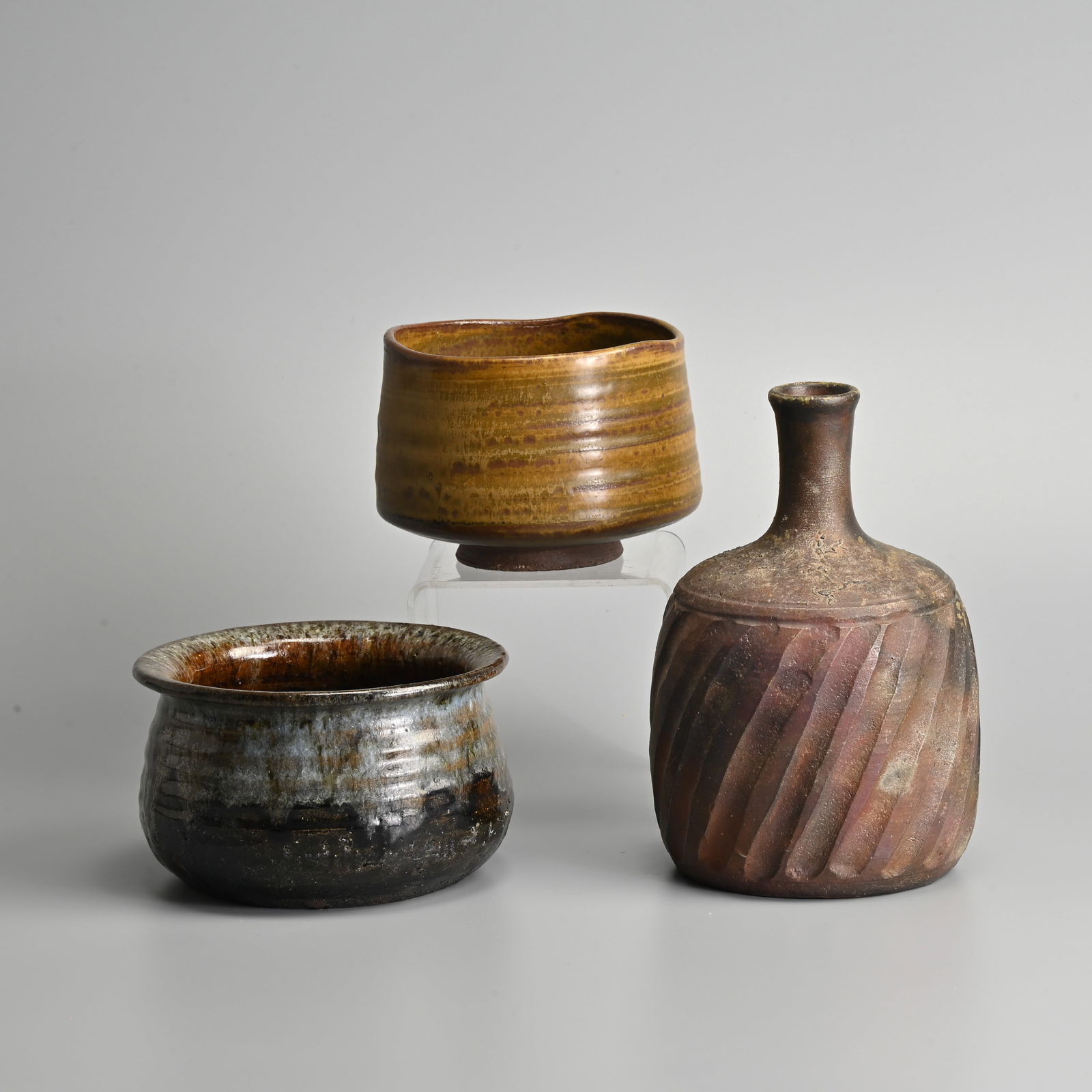 JAPANESE TAMBA STONEWARE BOWL BY TOSHUN ISHIDA, A JAPANESE STUDIO POTTERY BOWL AND A BOTTLE VASE, 20 (1 of 20)